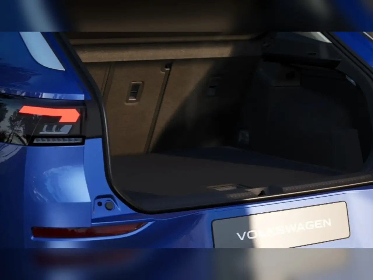Volkswagen T-Roc Life 1.5 l eTSI OPF 7-Gang-DSG 5