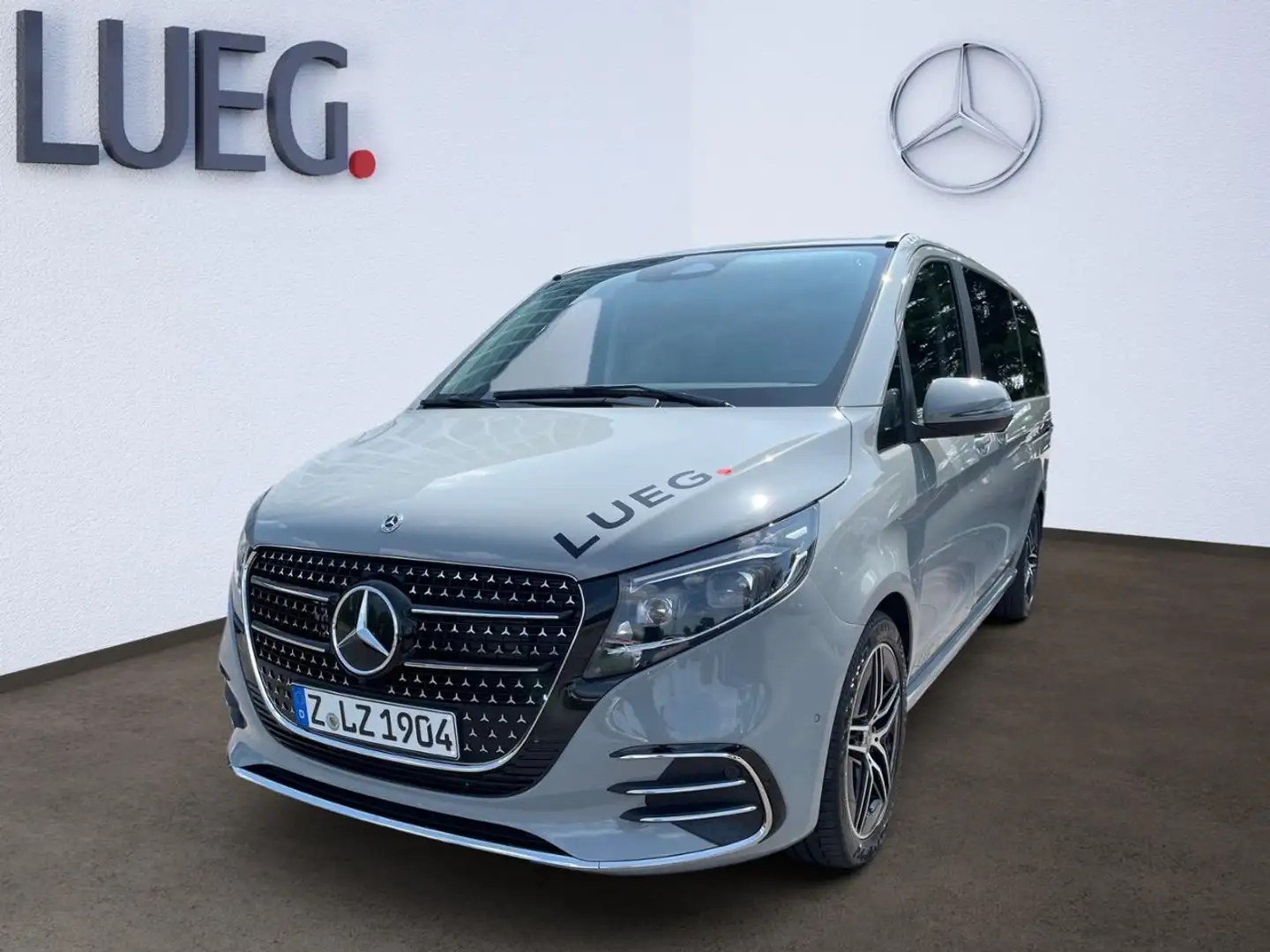 Mercedes-Benz V 250 d STYLE Lang Distronic SpurW ACC AHK AUT Grau - 1
