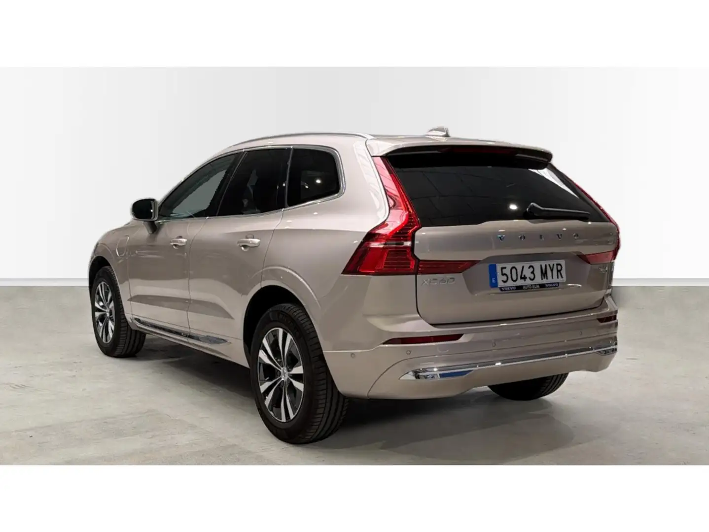 Volvo XC60 T6 Recharge Core Gris - 2