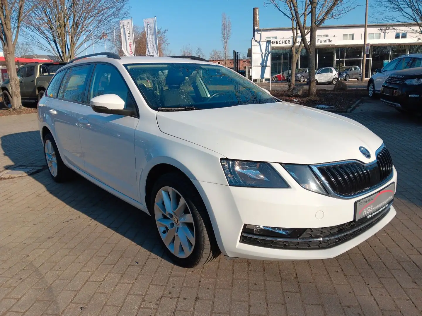 Skoda Octavia Combi Tour Apple CarPlay Klima Sitzheiz. Weiß - 2