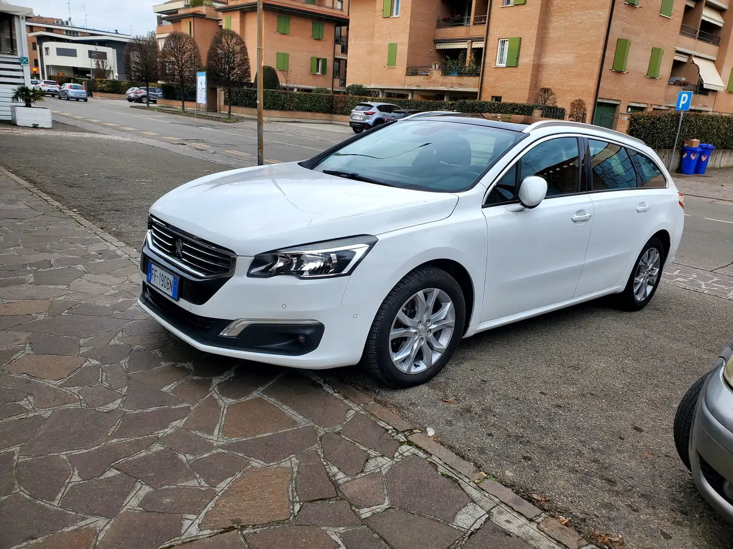 Peugeot 508 SW 2.0 bluehdi Allure navi 150cv my15 - 1