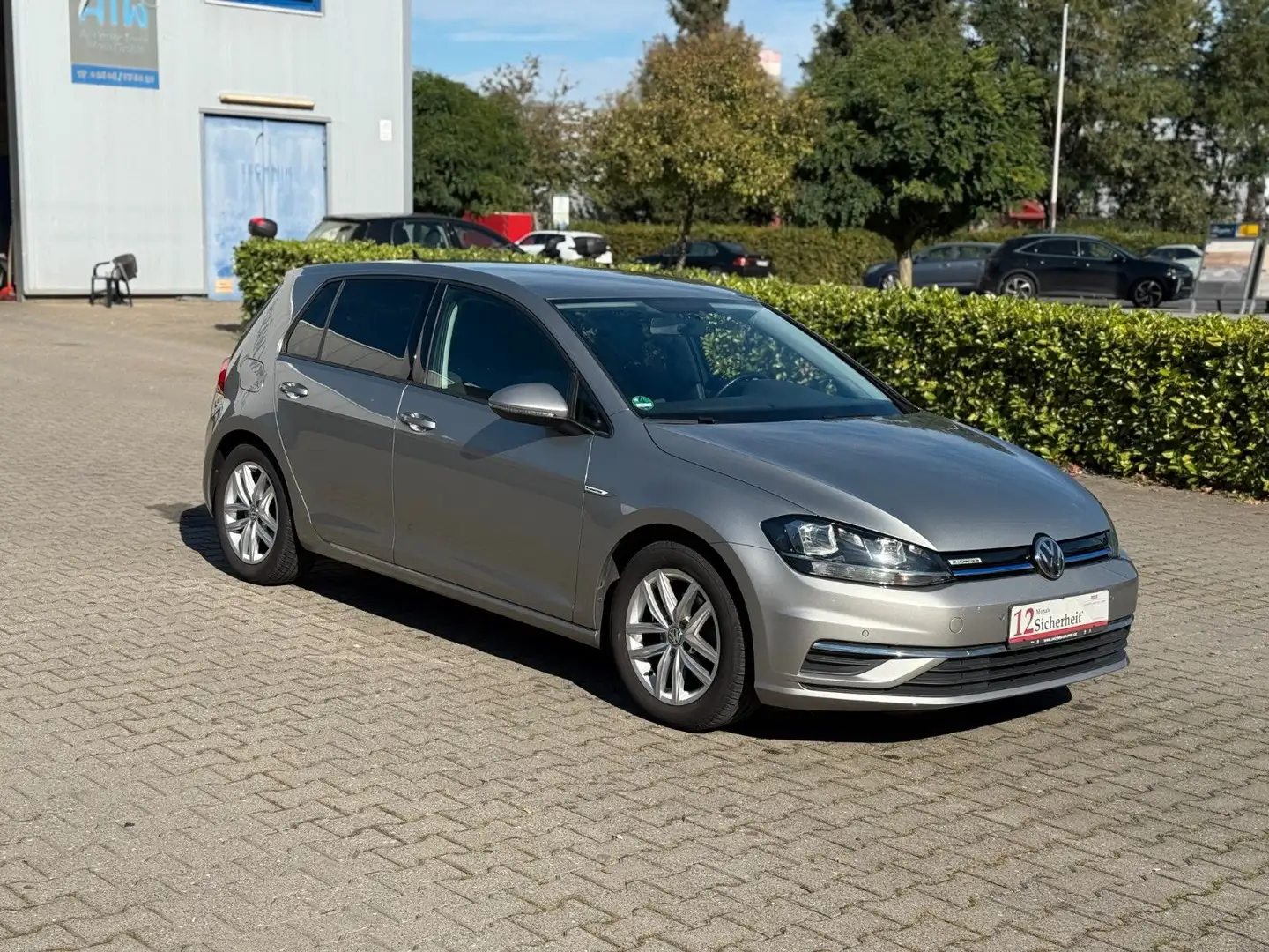 Volkswagen Golf VII Lim. Comfortline BlueMotion Garantie* Grau - 1