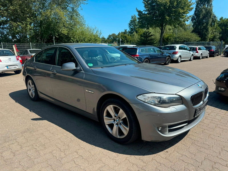 BMW 523 i Lim. AHK°PDC°NAVI°XENON°SZHG°TEMP°8xBEREIFT — photo 3