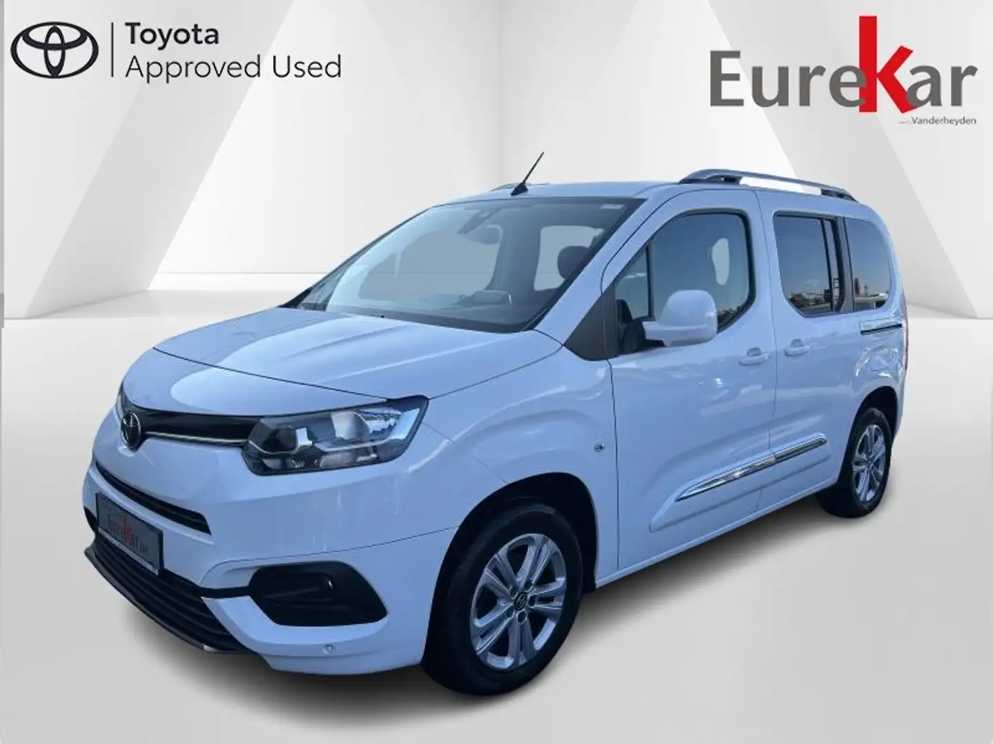 Toyota Verso 1.5 Diesel MPV White - 1