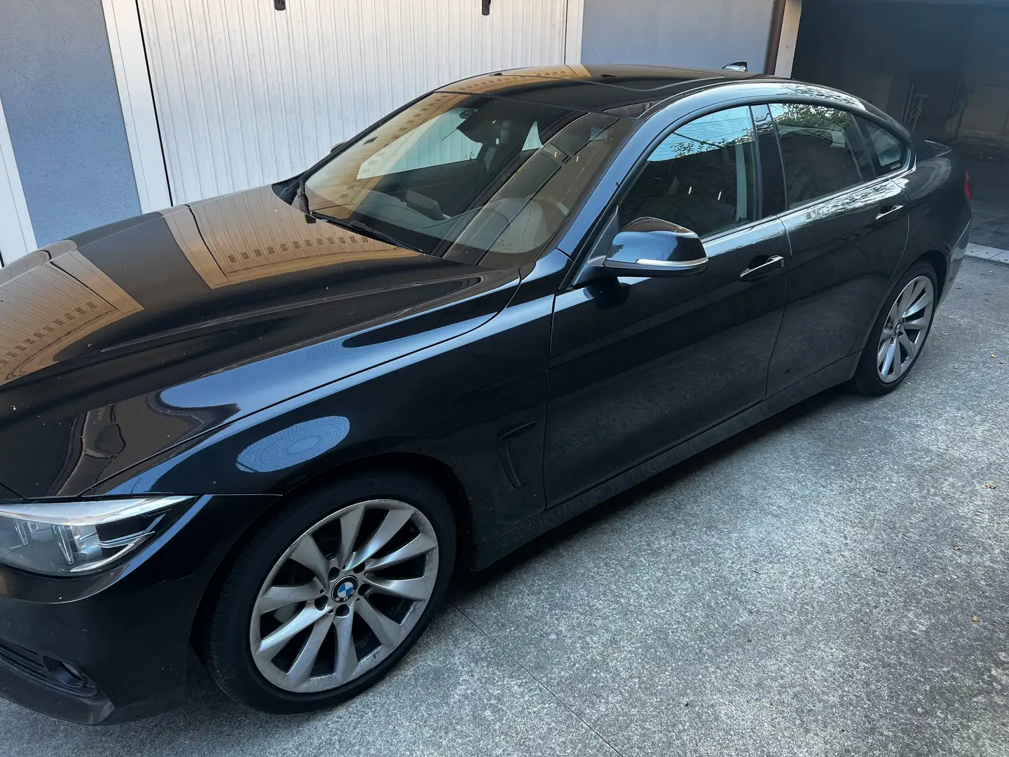 BMW 420 420d Gran Coupe Advantage auto Zwart - 2