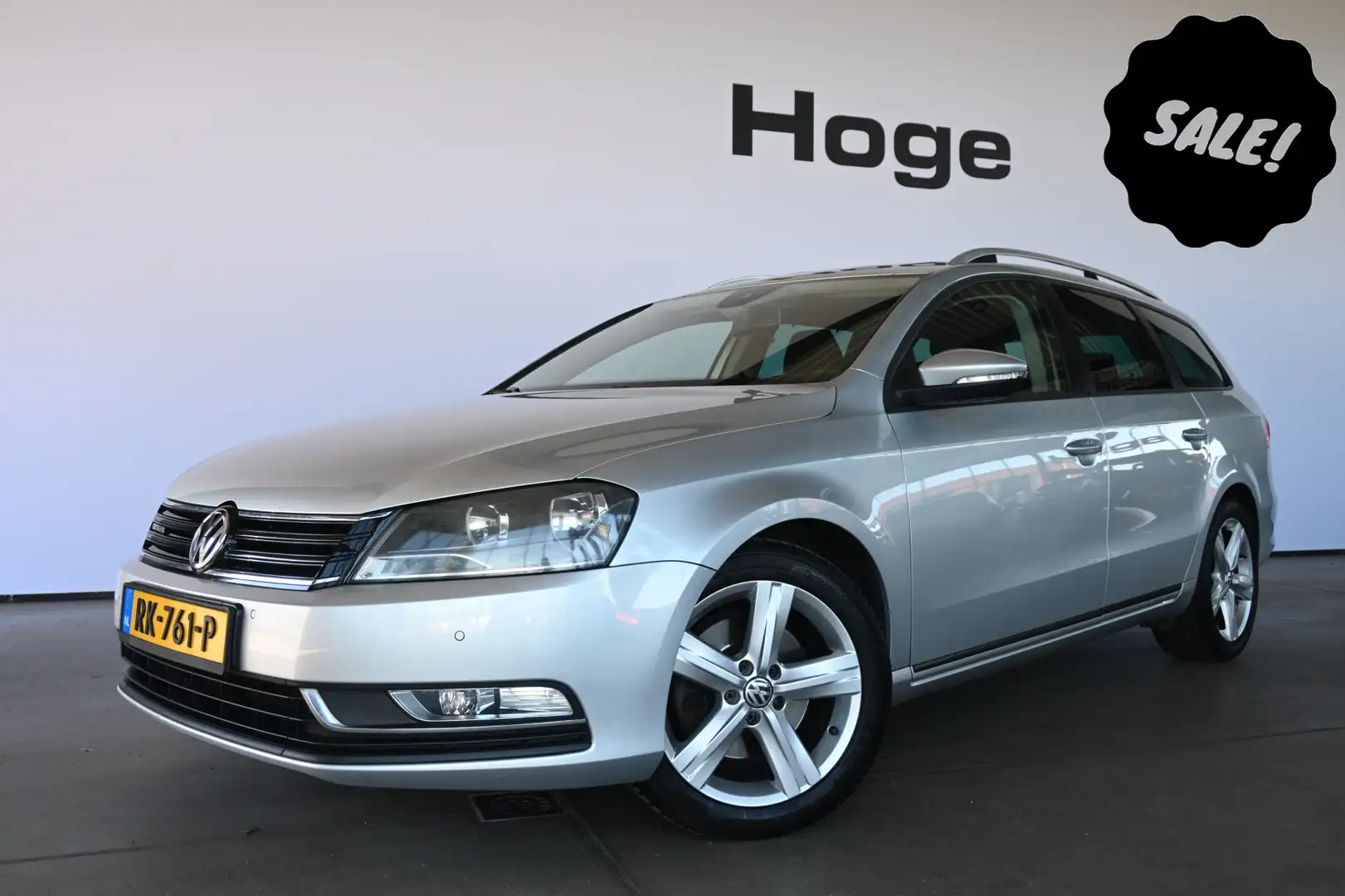 Volkswagen Passat Variant 1.6 TDI BlueMotion Clima Navigatie Panoramadak Rij Grijs - 1