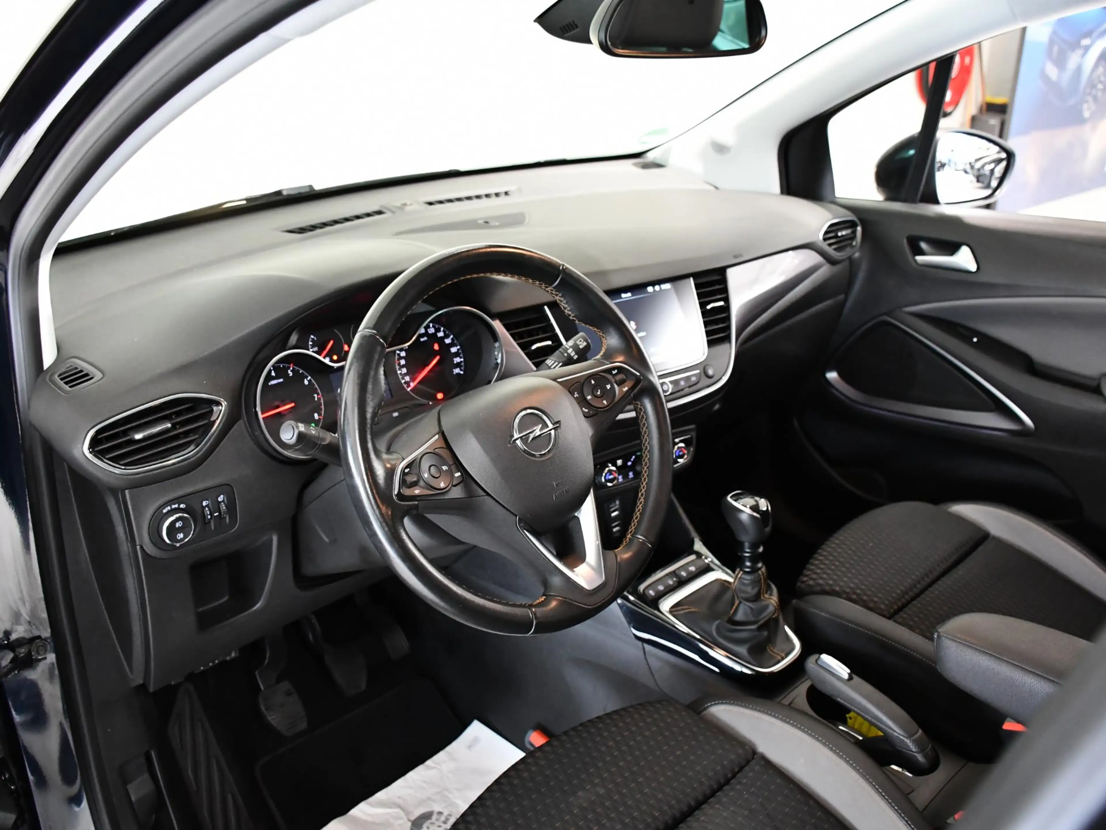 Opel Crossland X 1.2 Turbo Innovation . — photo 5