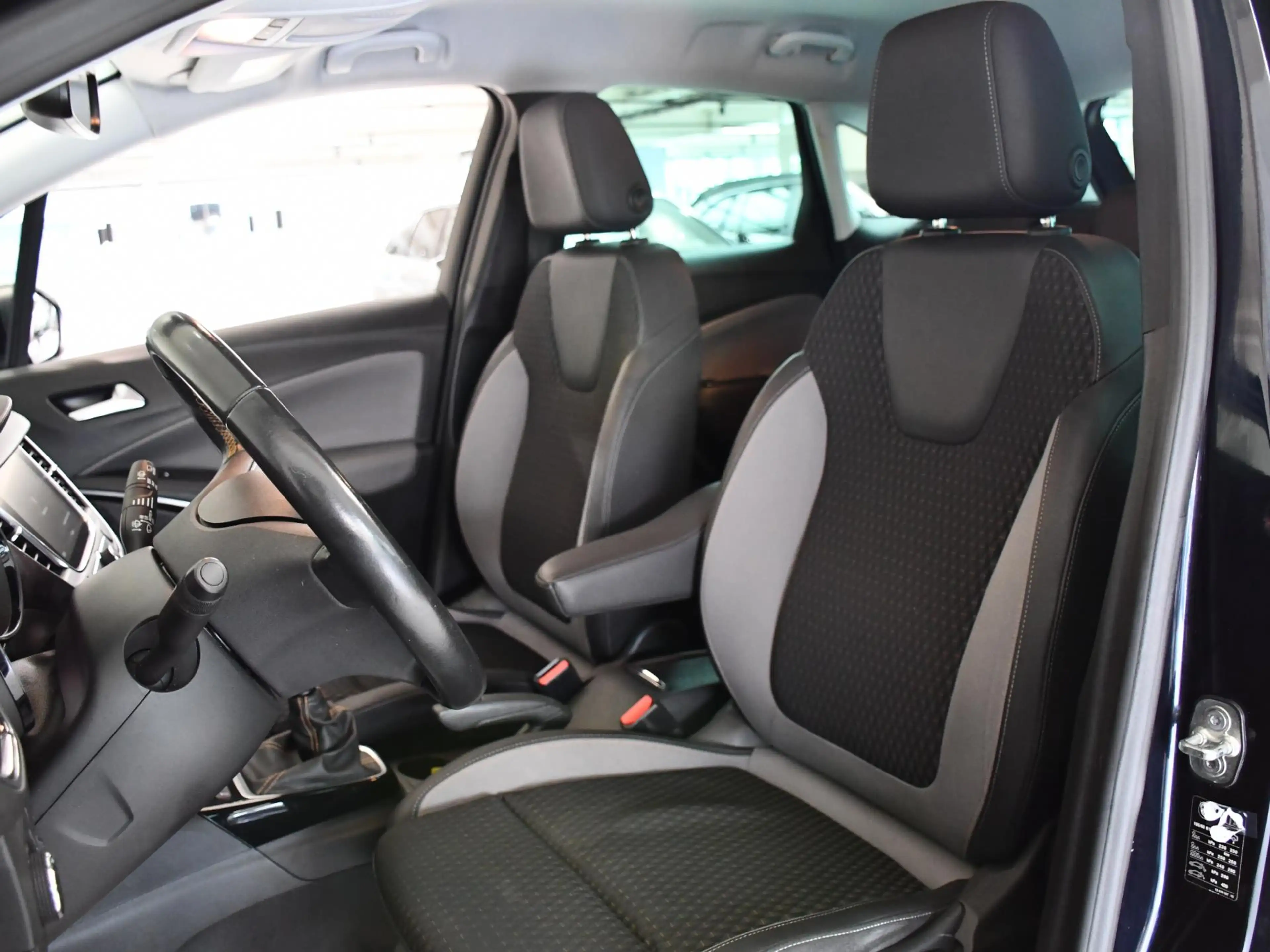 Opel Crossland X 1.2 Turbo Innovation . — photo 6