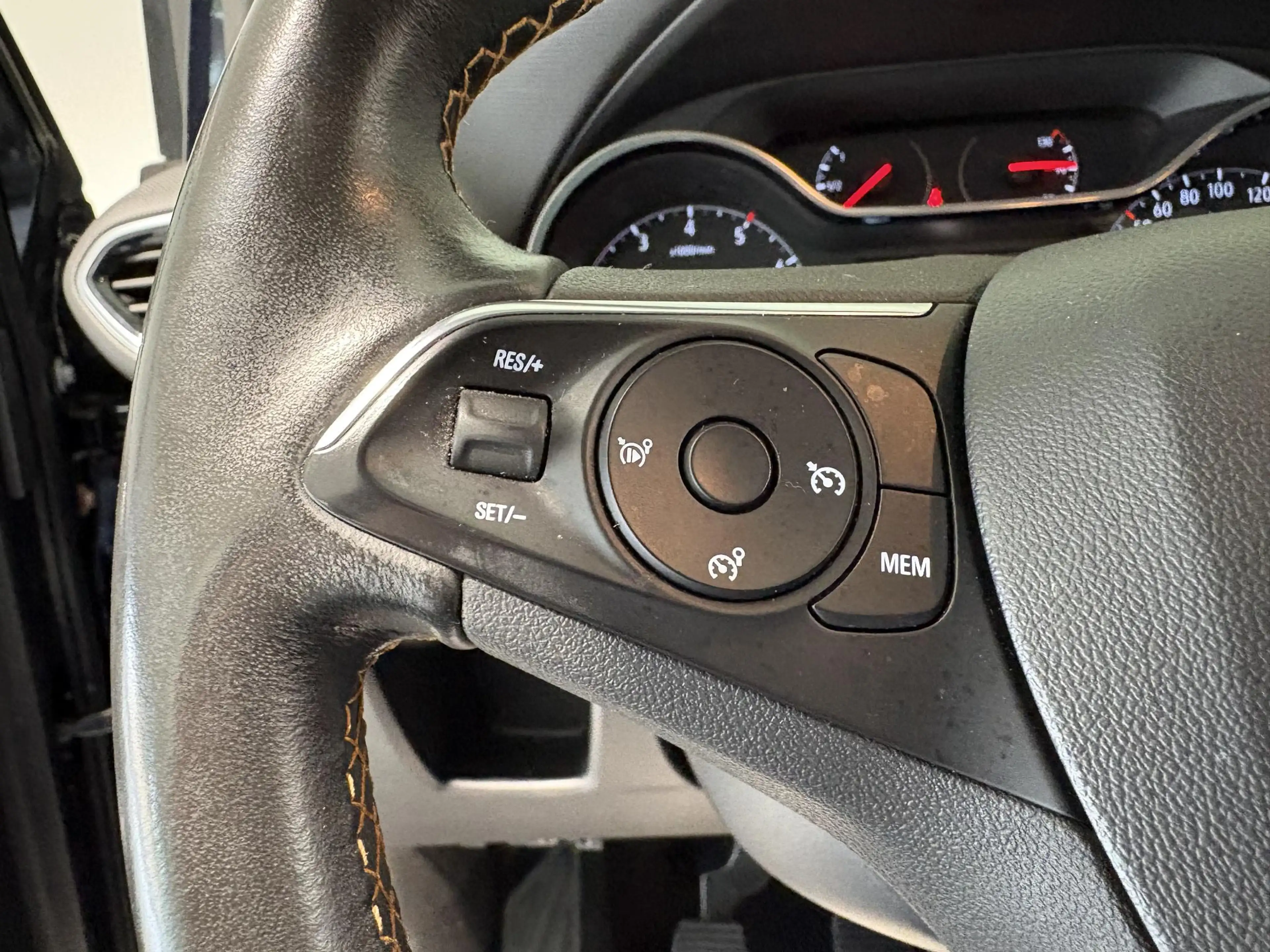 Opel Crossland X 1.2 Turbo Innovation . — photo 13