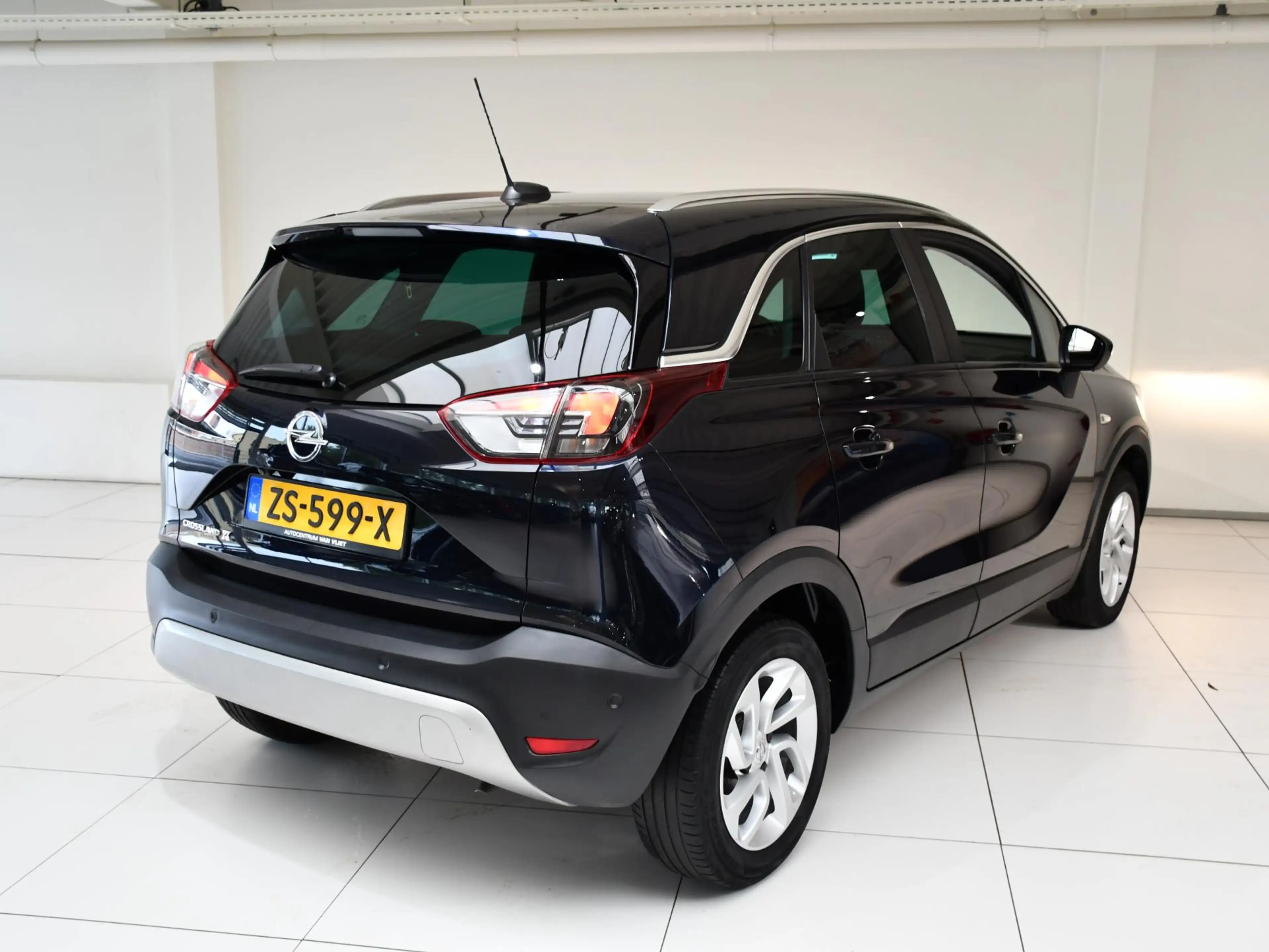 Opel Crossland X 1.2 Turbo Innovation . — photo 3
