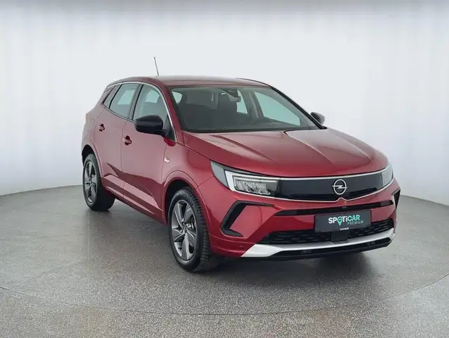 Opel Grandland view 3