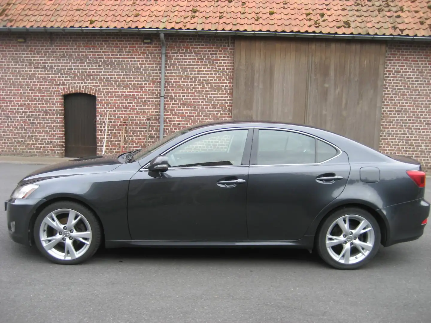 Lexus IS 220d IS 220 d Braun - 2