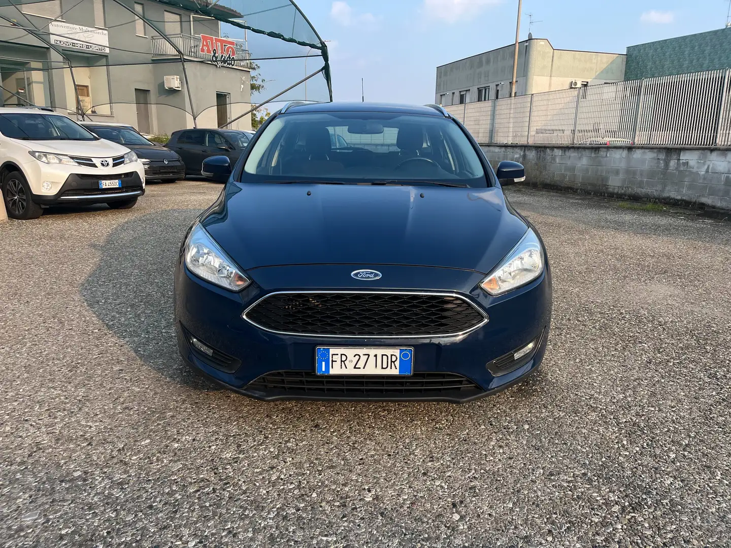 Ford Focus SW 1.5 tdci Business S&S Blu/Azzurro - 2