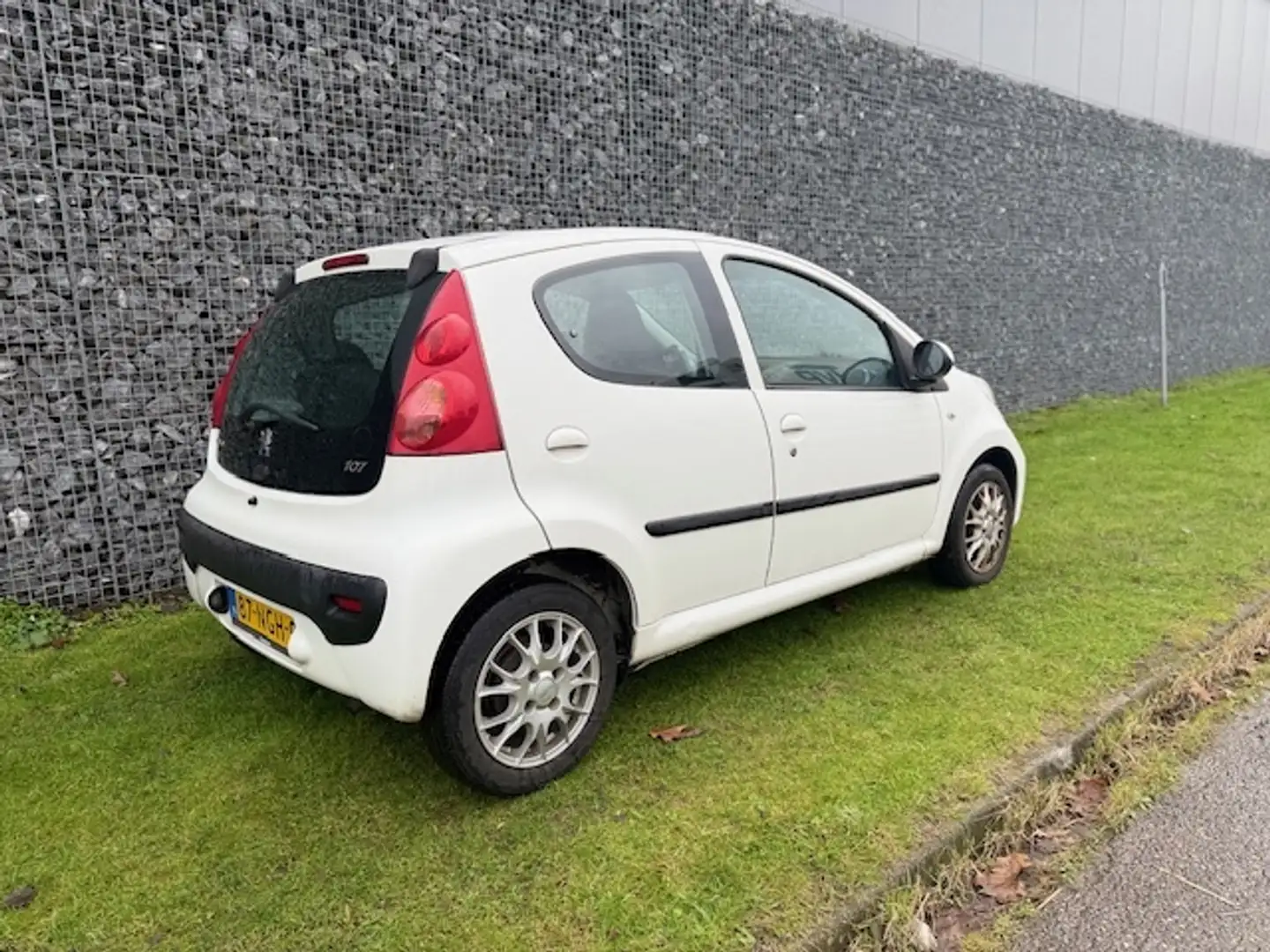 Peugeot 107 1.0-12V XS AIRCO 5 drs Wit - 2