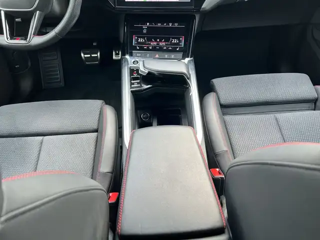 Audi Q8 E-Tron view 10