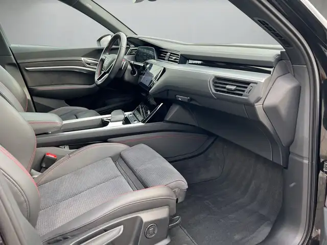Audi Q8 E-Tron view 14