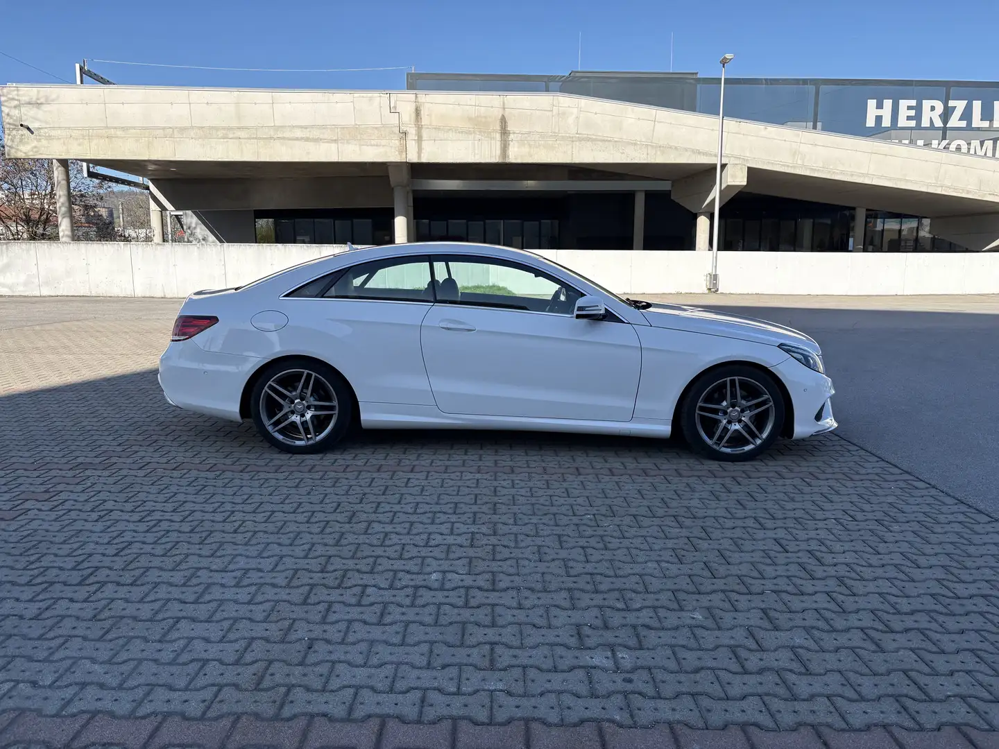 Mercedes-Benz E 220 AMG,CDI Aut. Weiß - 1