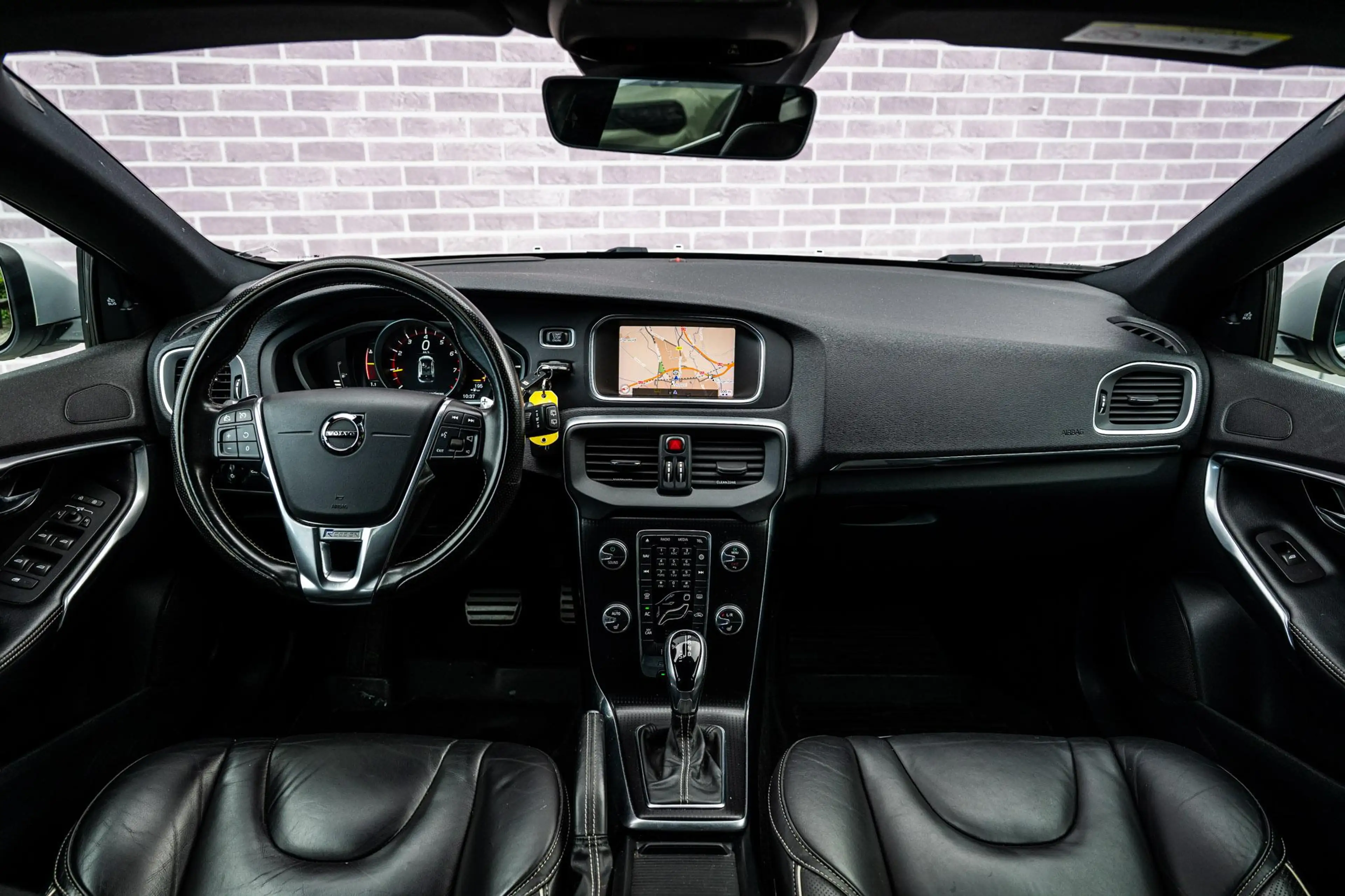 Volvo V40 2.0 T5 R-Design | Trekhaak | Achteruitrijcamera | — photo 5
