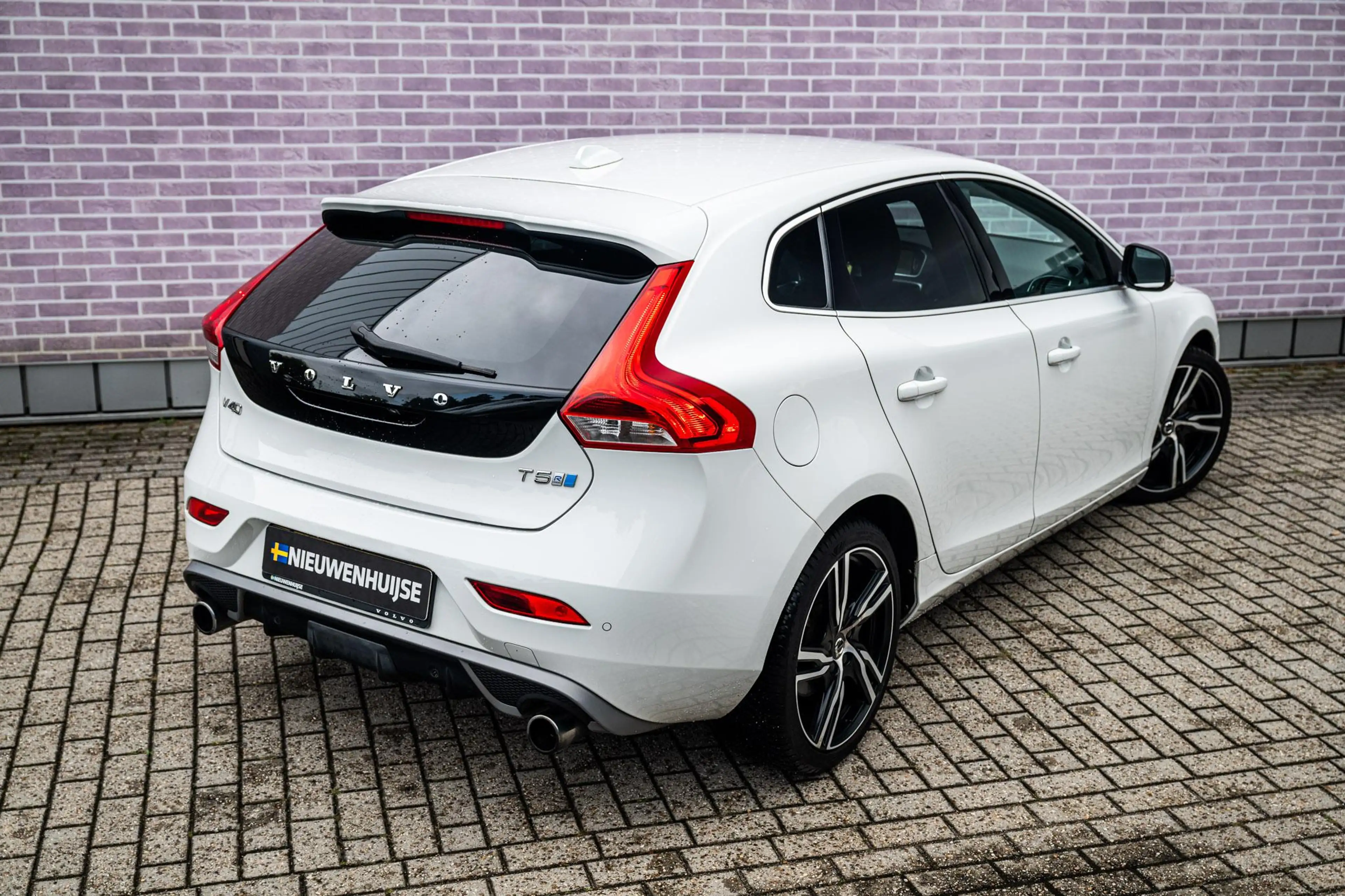 Volvo V40 2.0 T5 R-Design | Trekhaak | Achteruitrijcamera | — photo 15