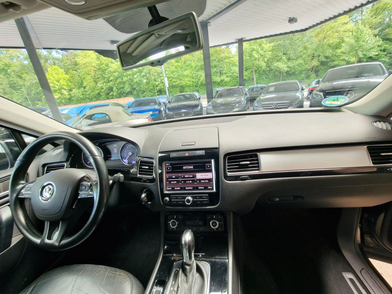 Volkswagen Touareg 3.0 V6 TDI Automatik BMT LEDER/PDC/AHK — photo 12