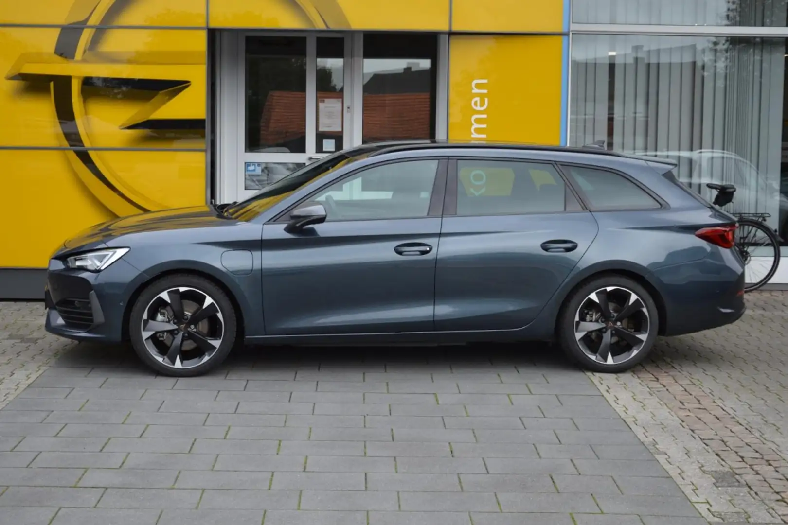 CUPRA Leon Sportstourer 1.4 e-Hybrid/DSG/Navi/Kamera/ACC - 2