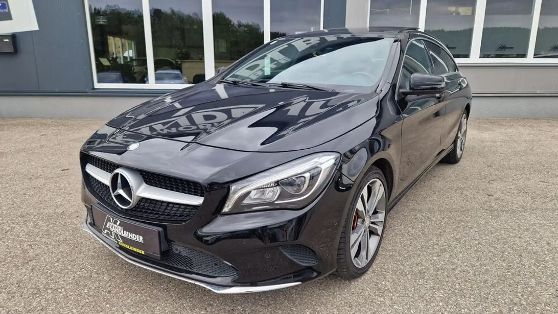 Mercedes-Benz CLA 220 d Shooting Brake 4MATIC ''Top Ausstattung'' Schwarz - 1