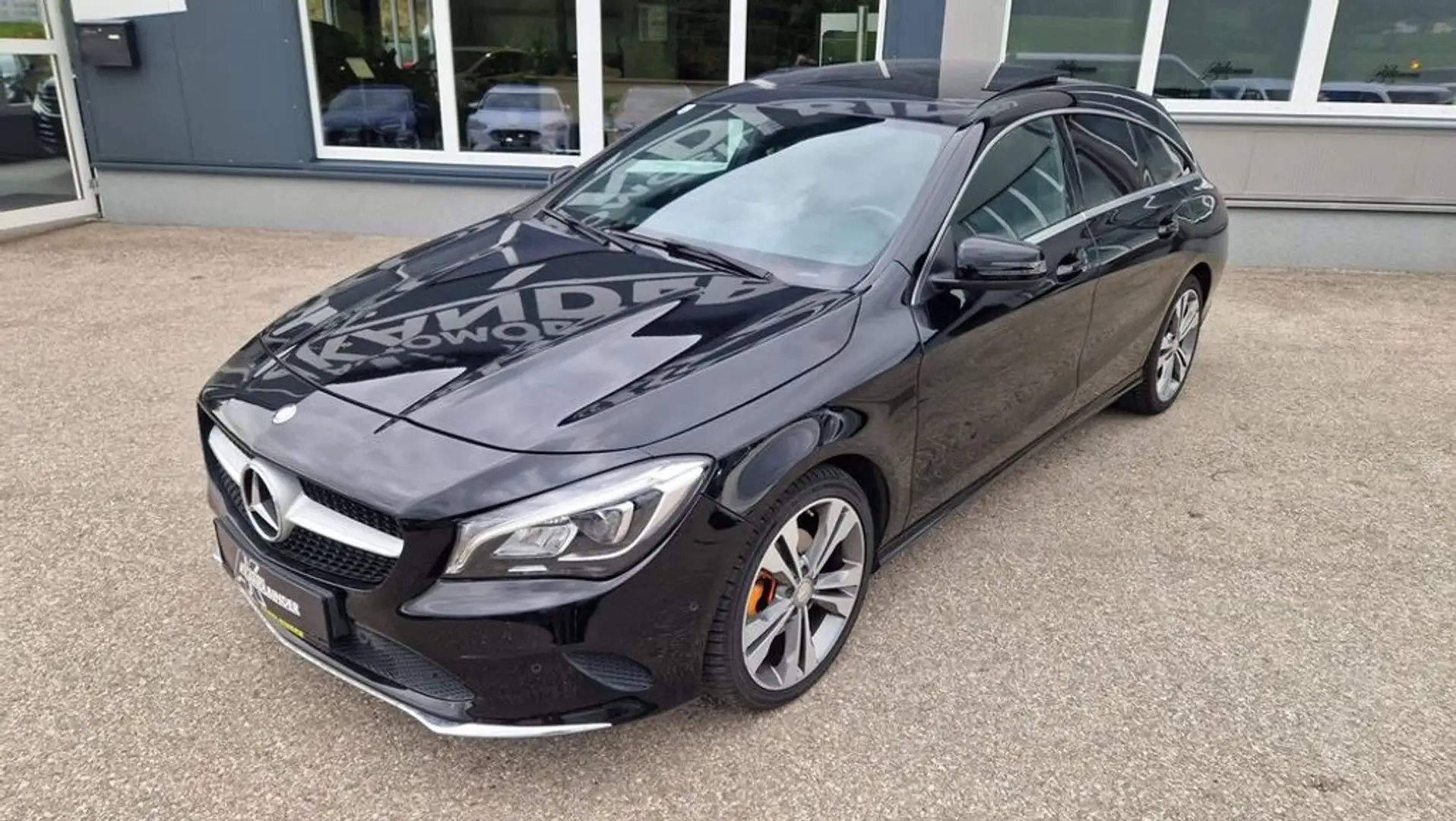 Mercedes-Benz CLA 220 d Shooting Brake 4MATIC ''Top Ausstattung'' Schwarz - 2