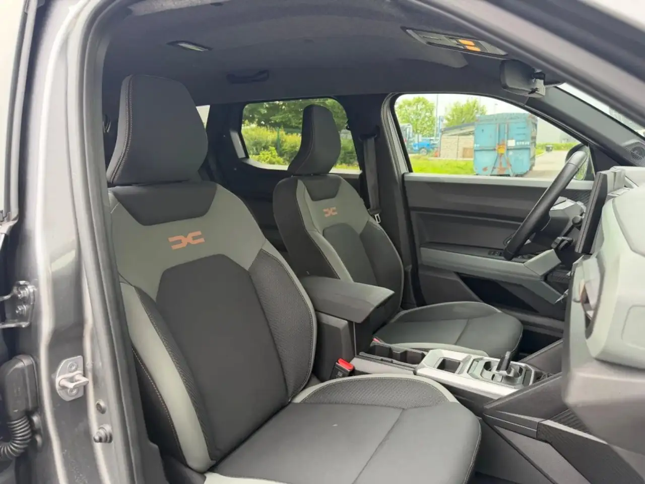 Dacia Duster — photo 15