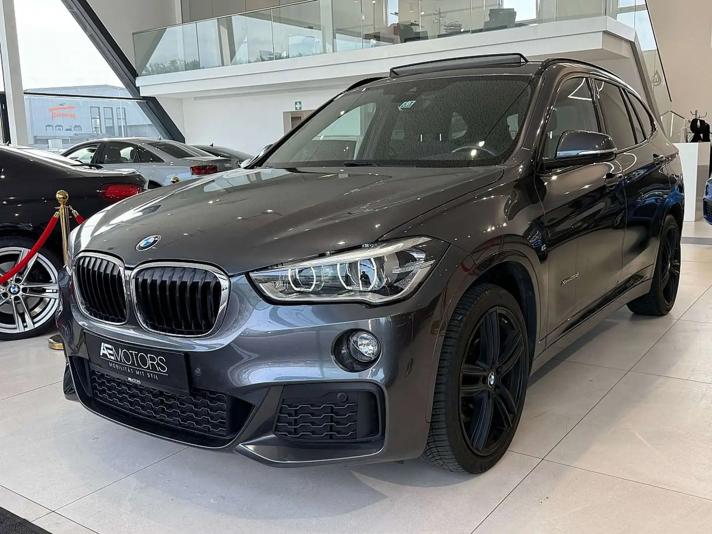 BMW X1 xDrive 25d M Sport Aut. // VOLL // TOP // KREDI... Grau - 2