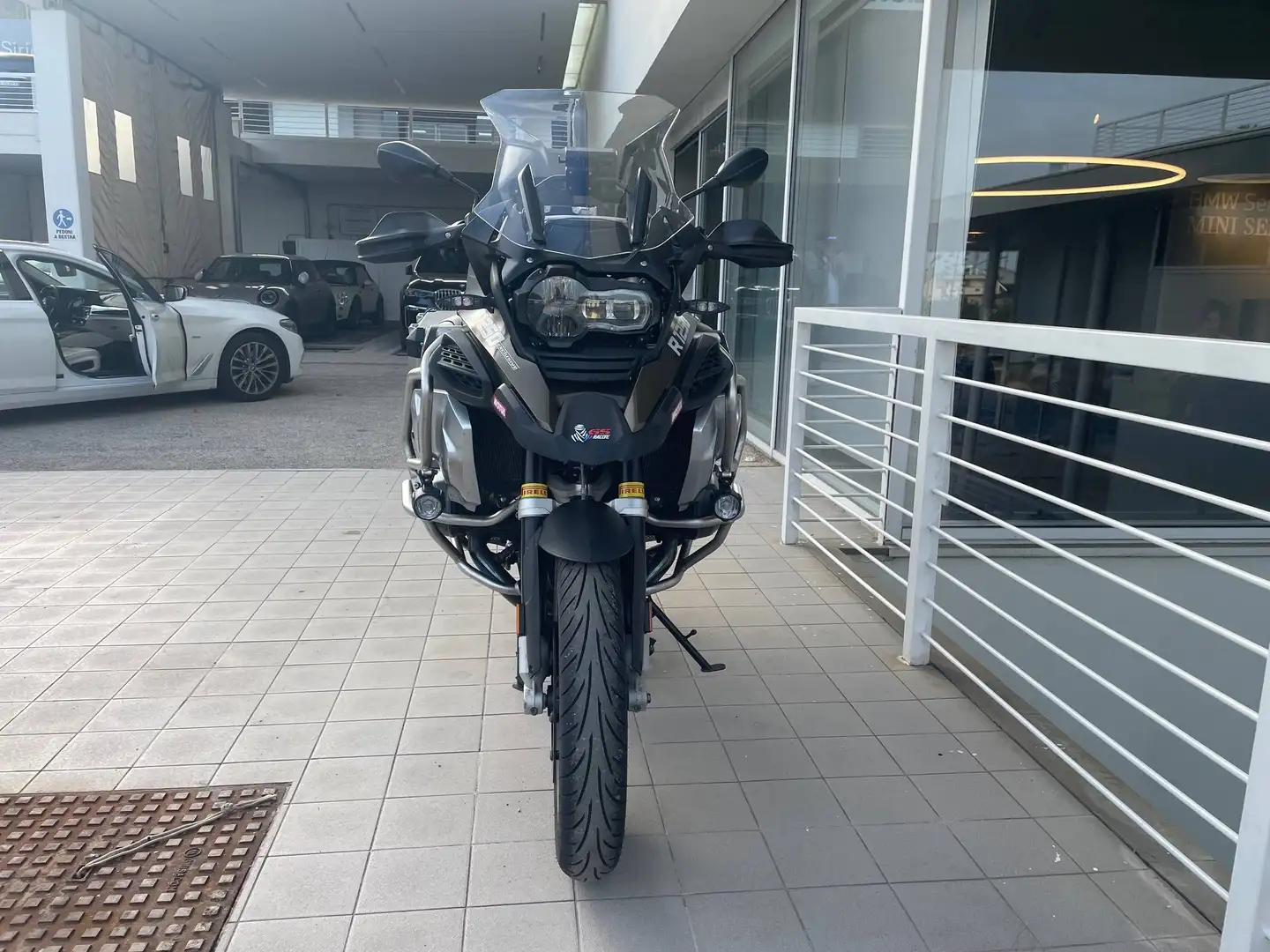 BMW G 650 GS R 1250 Adventure Verde - 2