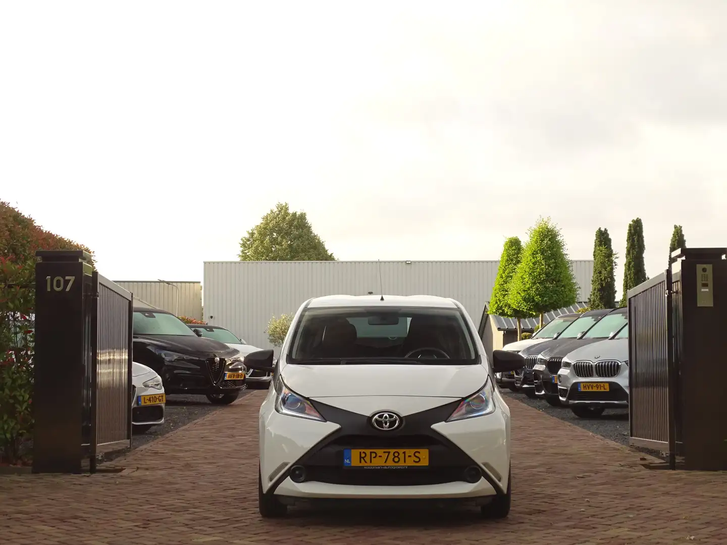 Toyota Aygo 1.0 VVT-i x-fun | 2e eig. | NL-NAP Wit - 2