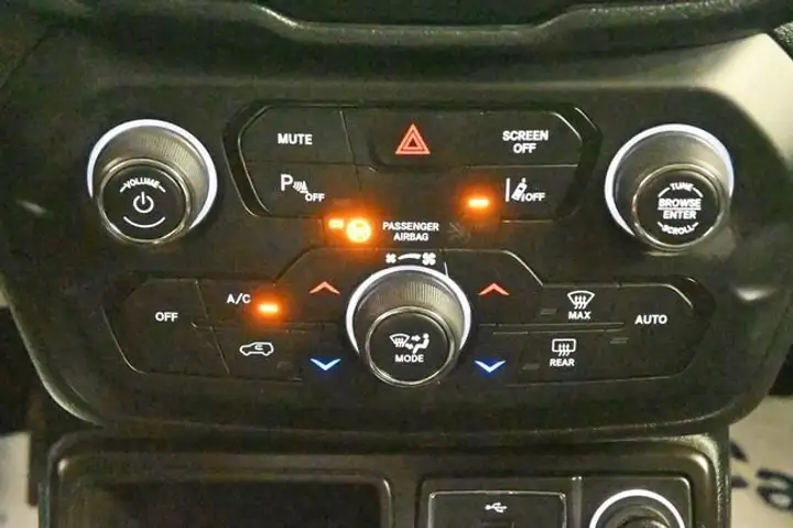 Jeep Renegade 2020, foto 22
