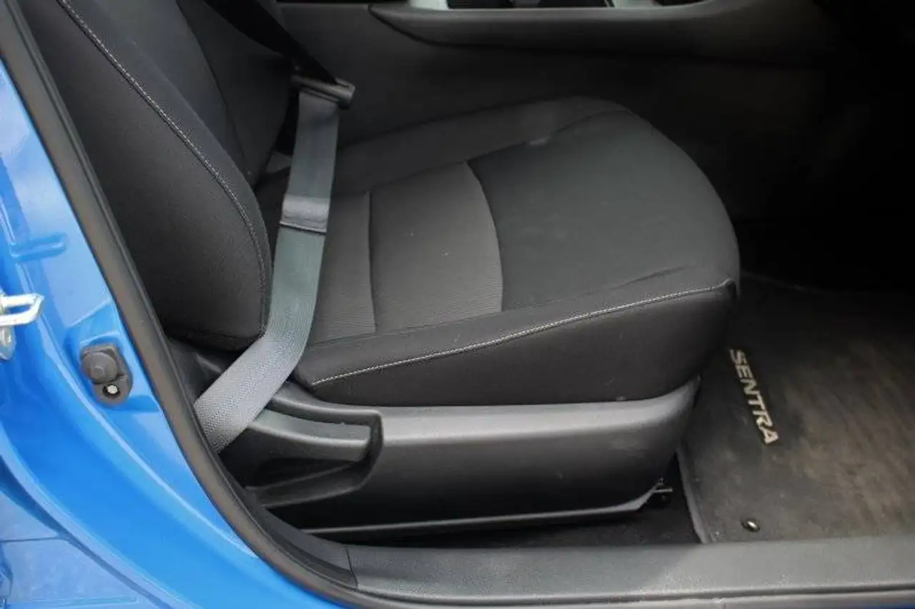 Nissan Sentra снимка Nissan Sentra