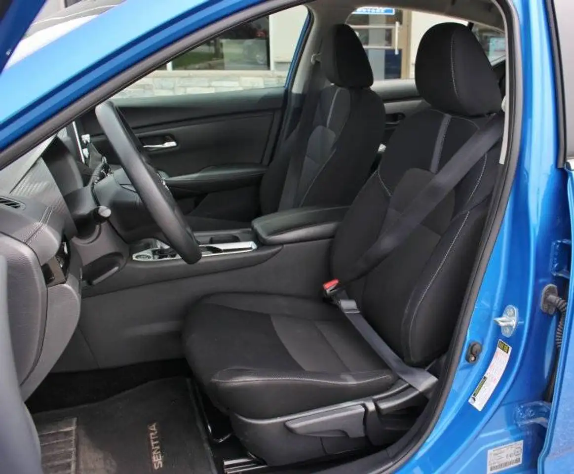 Nissan Sentra снимка Nissan Sentra