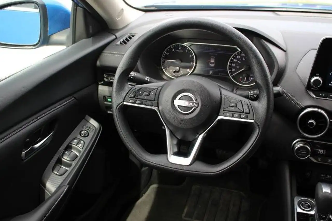 Nissan Sentra снимка Nissan Sentra