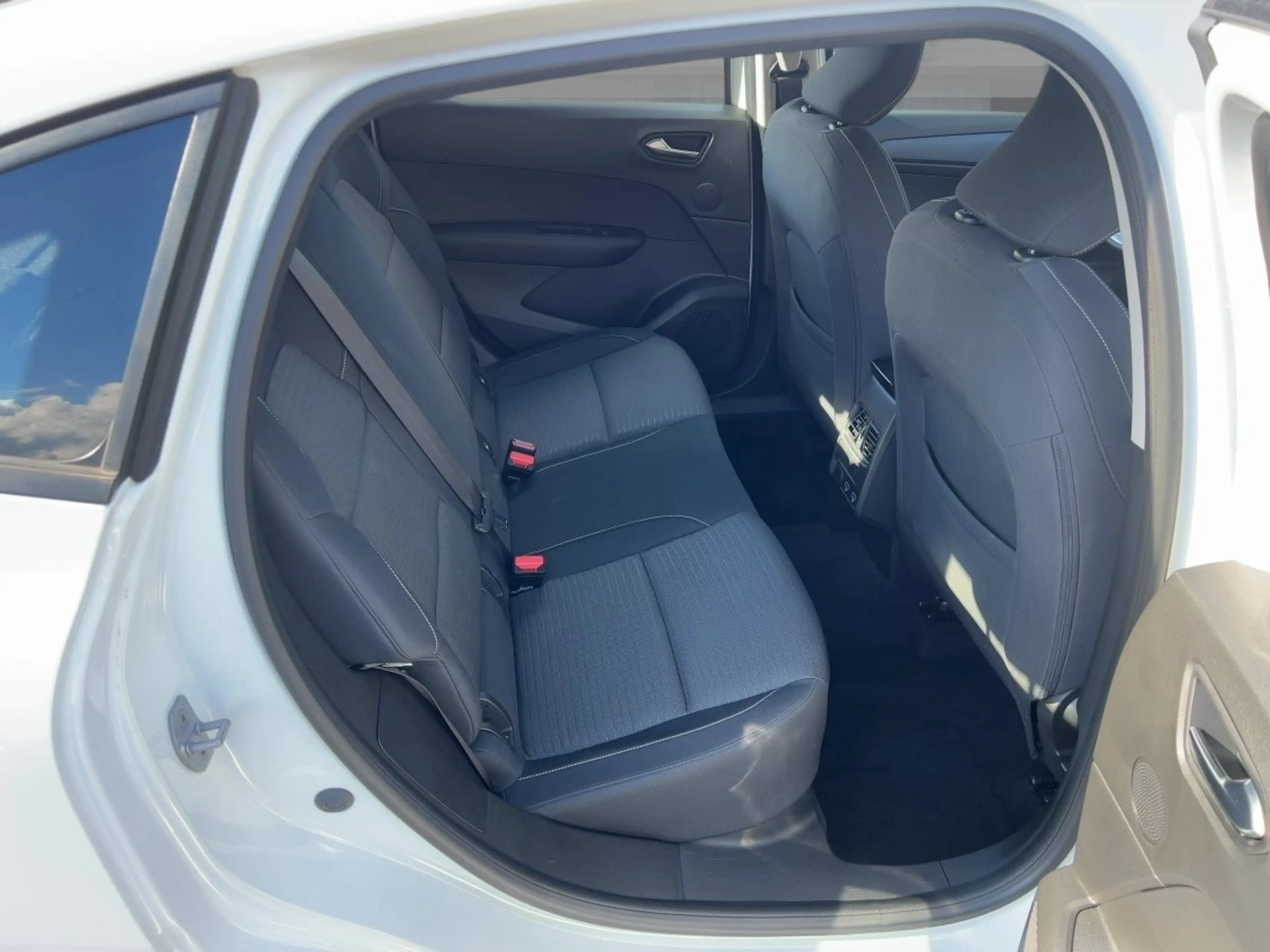 Renault Arkana EQUILIBRE TCe 140 EDC RÜCKFAHRKAMERA — photo 9