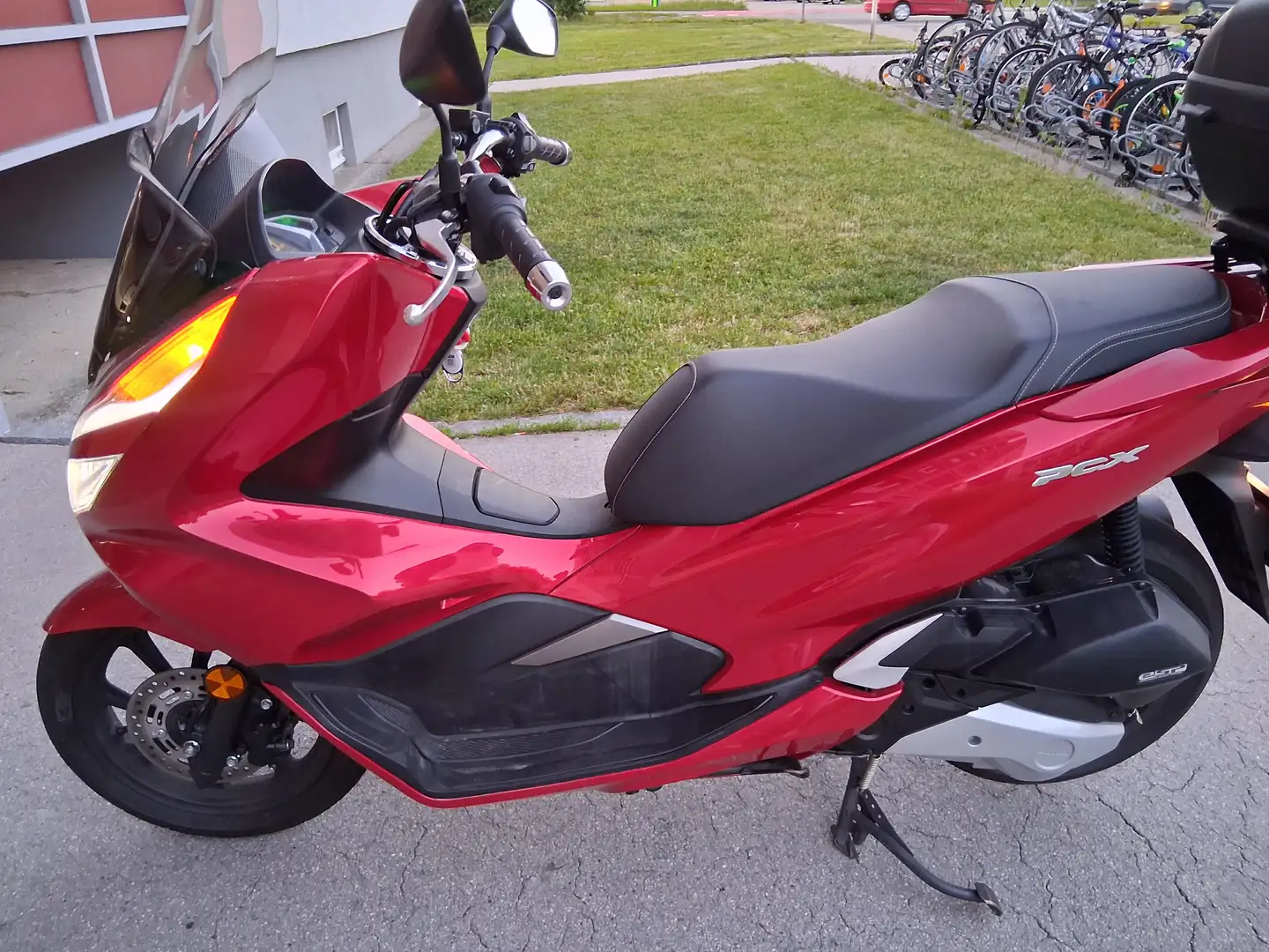 Honda PCX 125 Czerwony - 2