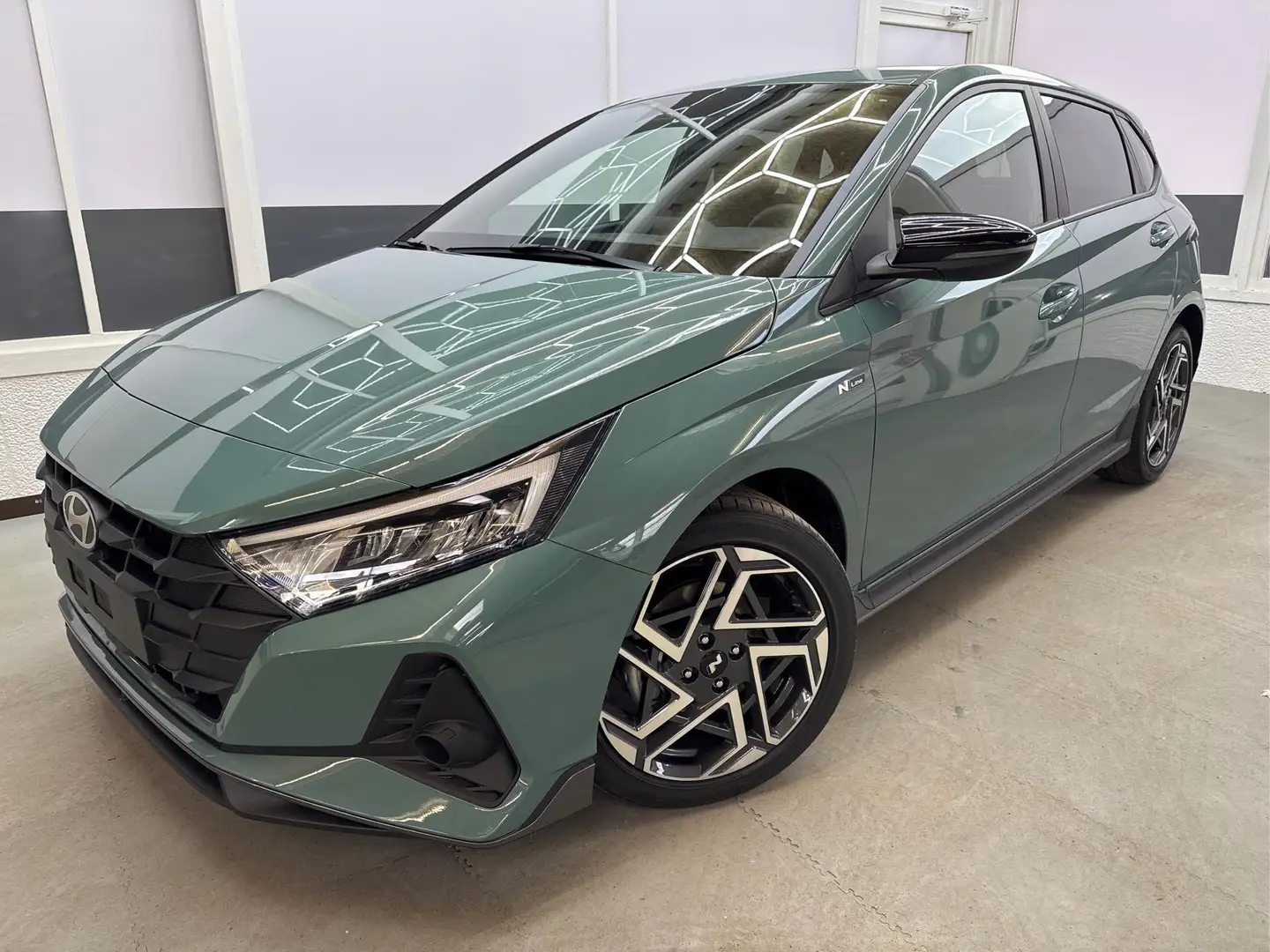 Hyundai i20 N-LINE NAVI KLIMAAUTOMATIK SHZ RFK PDC 1.0 T-GD... Grün - 1