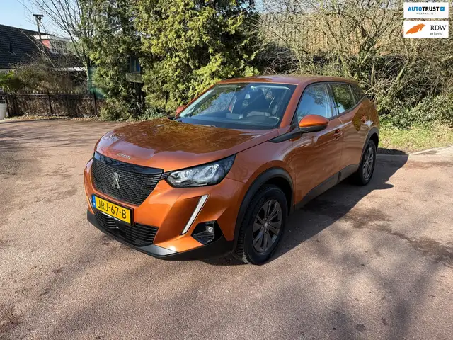 Peugeot 2008 1.2 PureTech Active / Navi / Automaat / CarPlay /