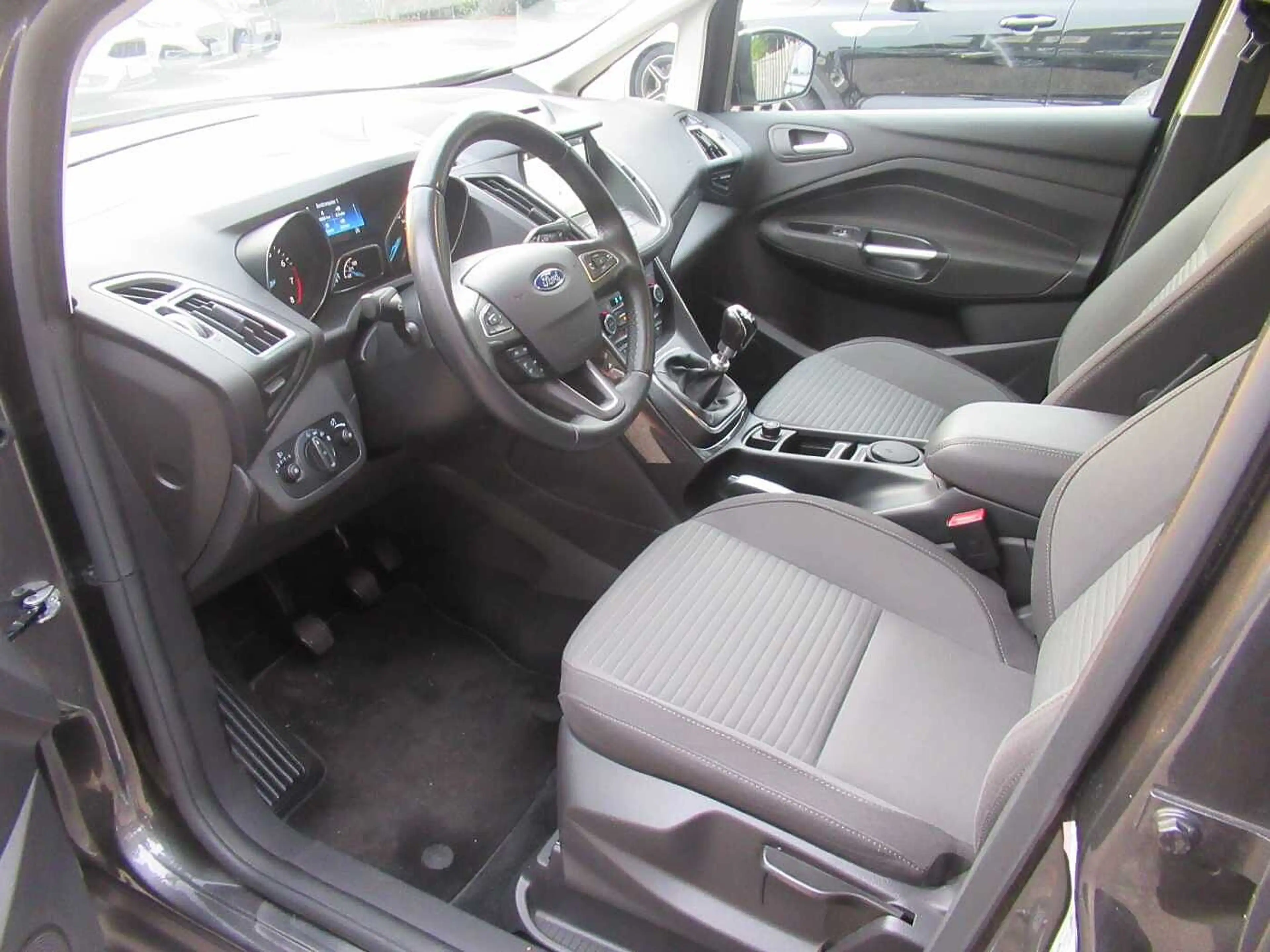 Ford C-Max Titanium — photo 7