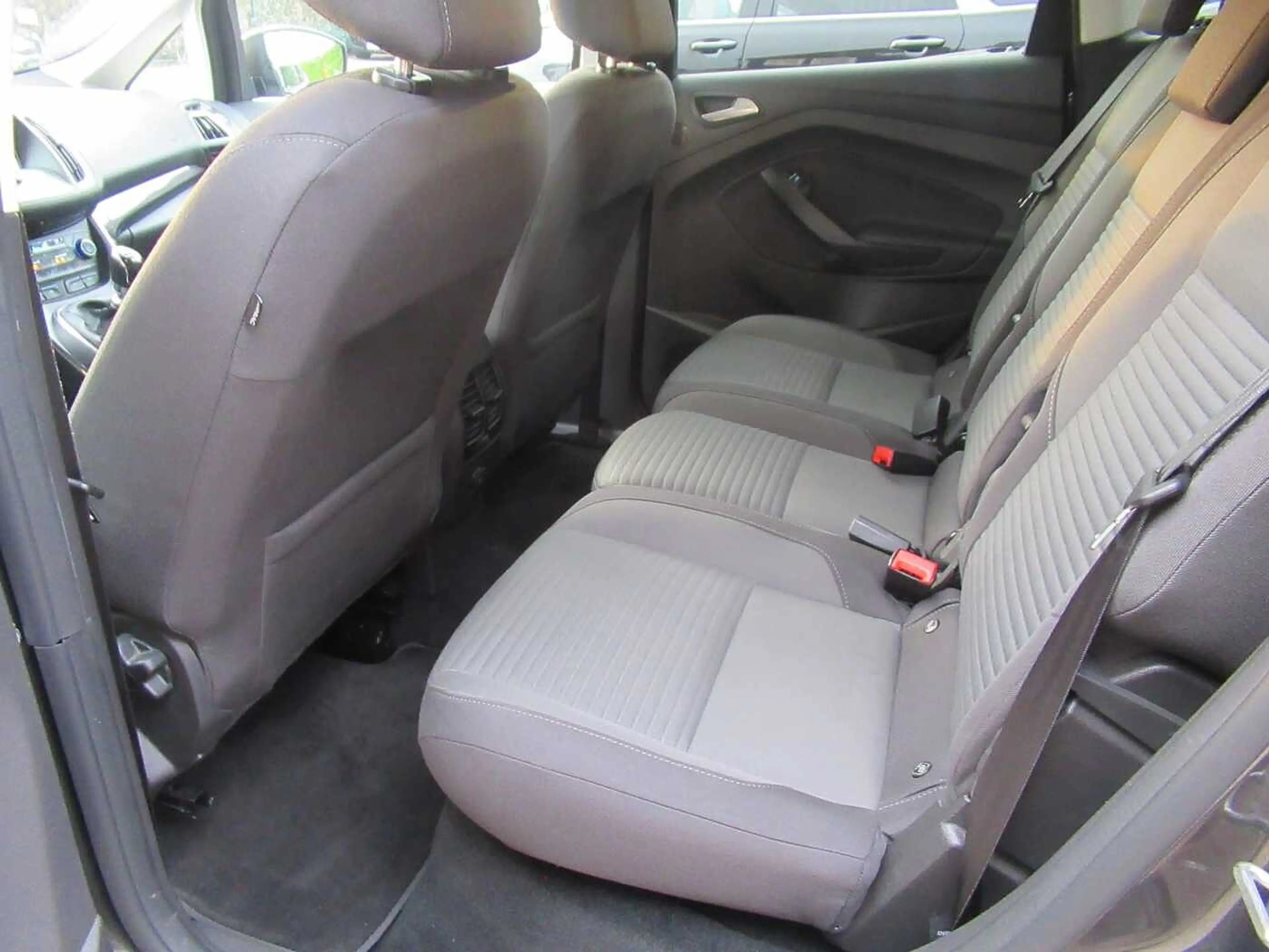 Ford C-Max Titanium — photo 8