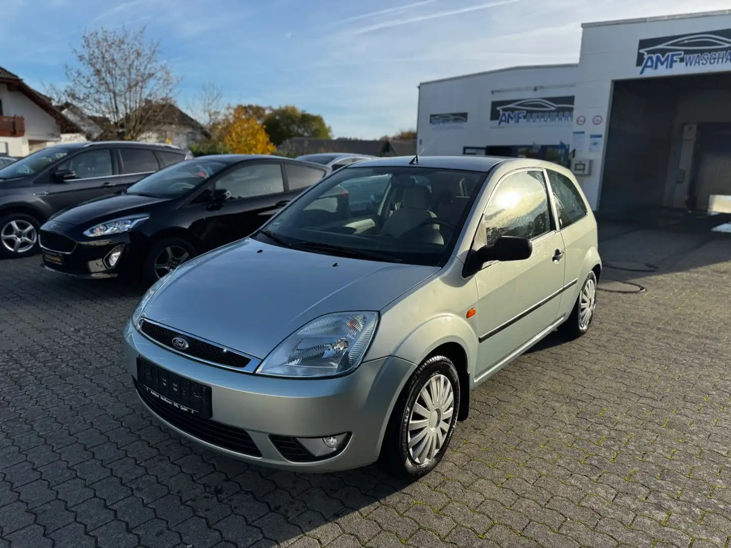 Ford Fiesta Ghia Tüv bis 10/2027 Öl service neu - 1