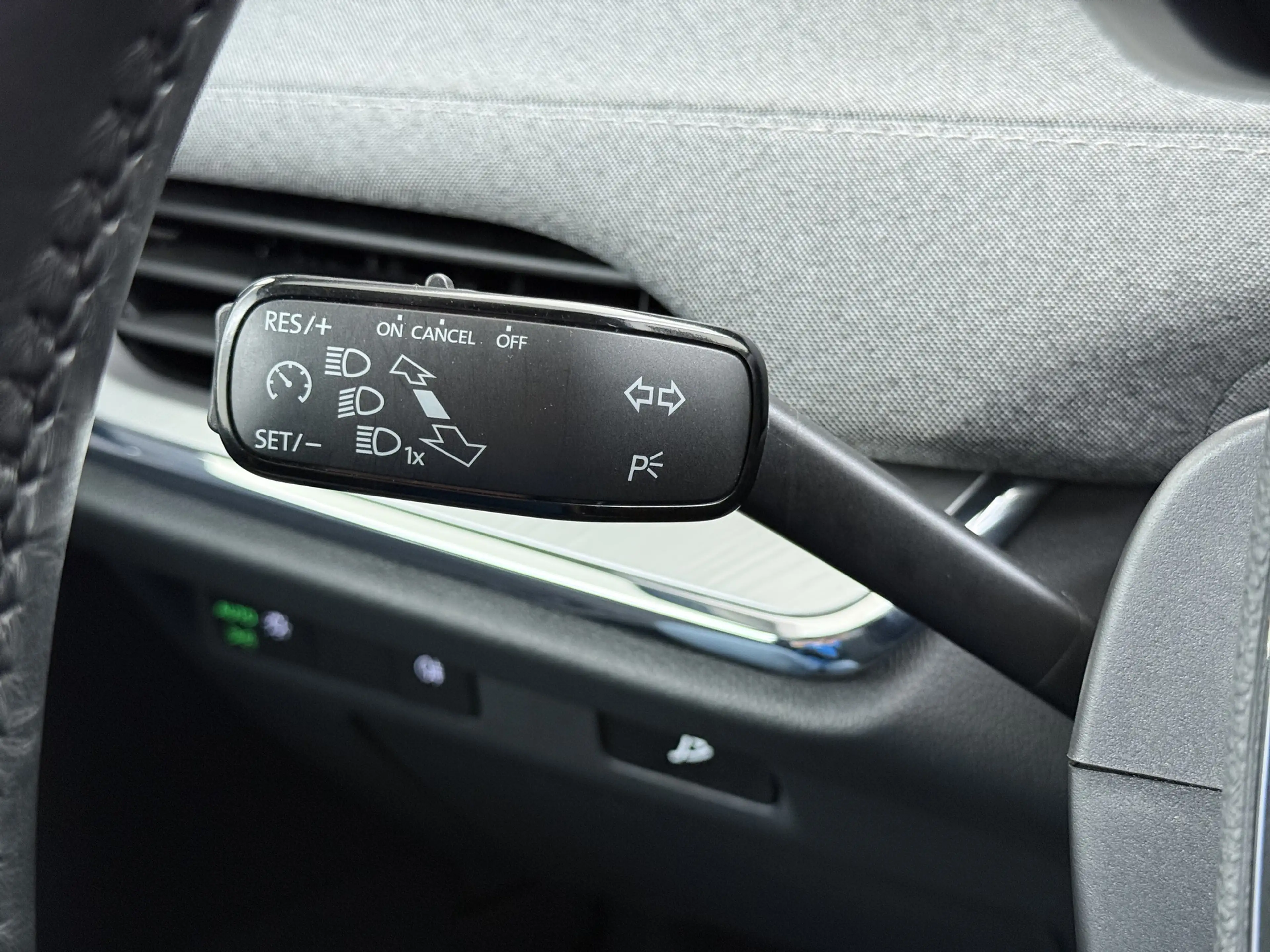 Skoda Enyaq iV 60 SOH 93% Camera Comfort-pakket Draadloze tele — photo 27