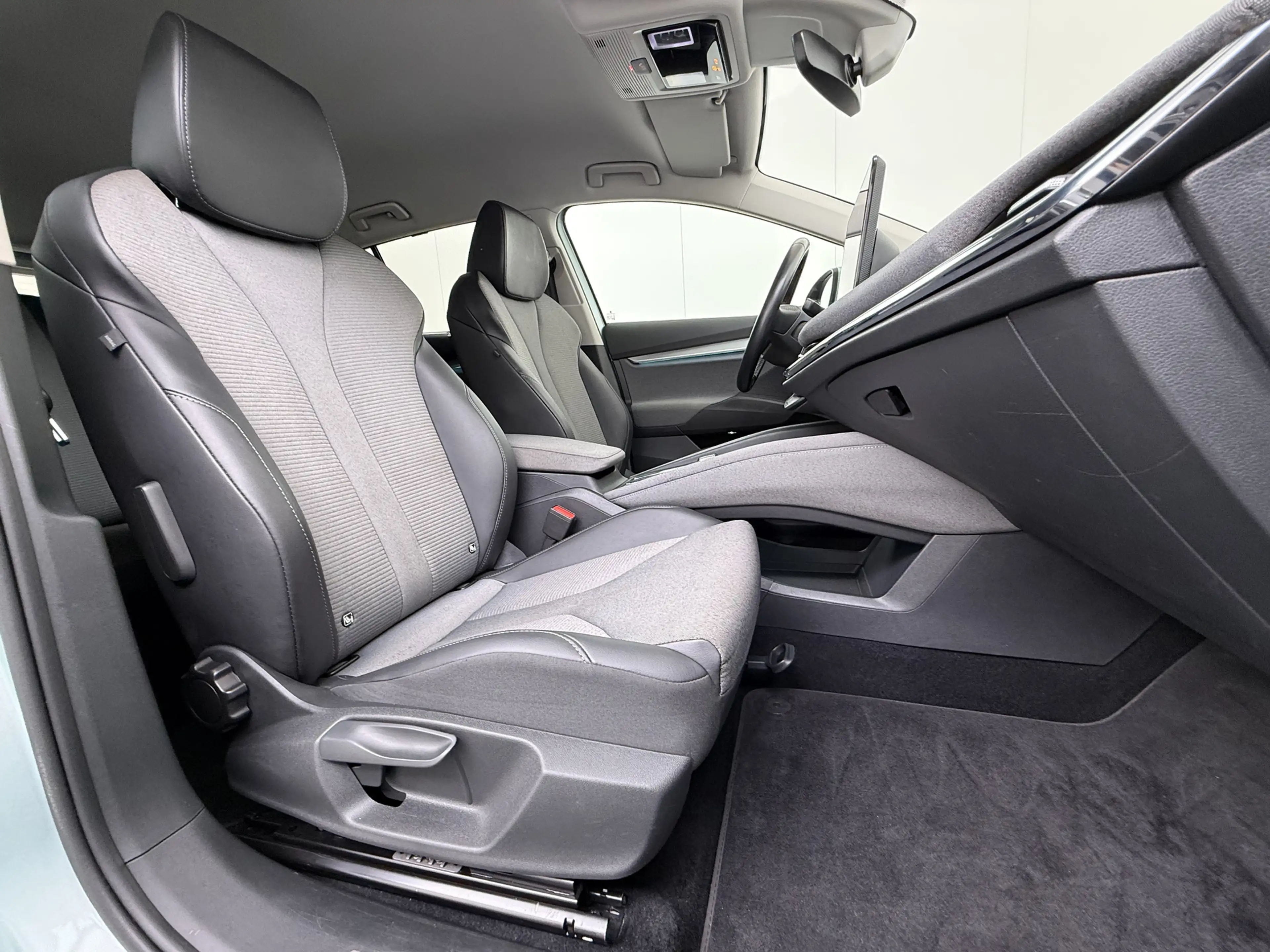 Skoda Enyaq iV 60 SOH 93% Camera Comfort-pakket Draadloze tele — photo 34