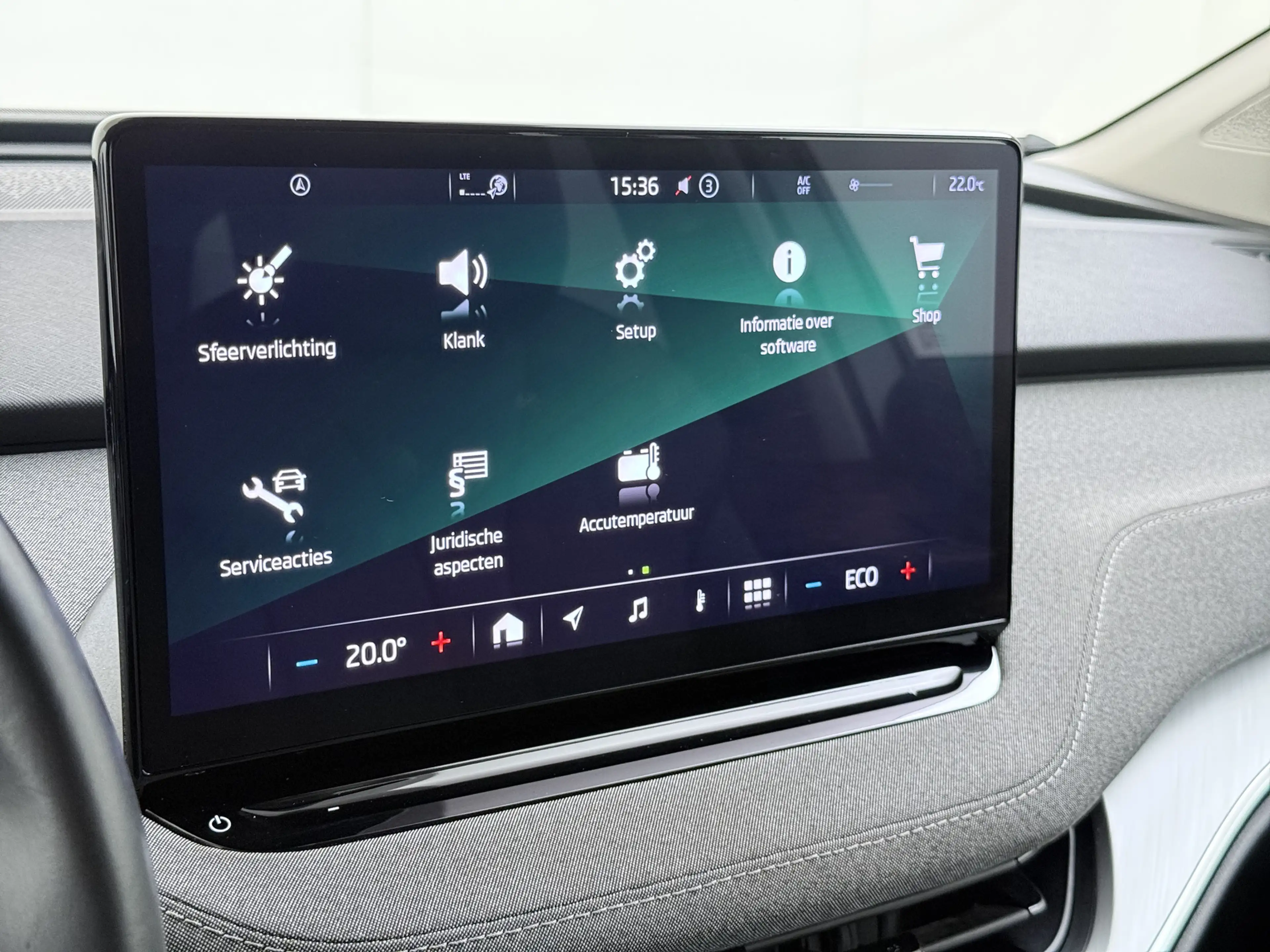 Skoda Enyaq iV 60 SOH 93% Camera Comfort-pakket Draadloze tele — photo 16