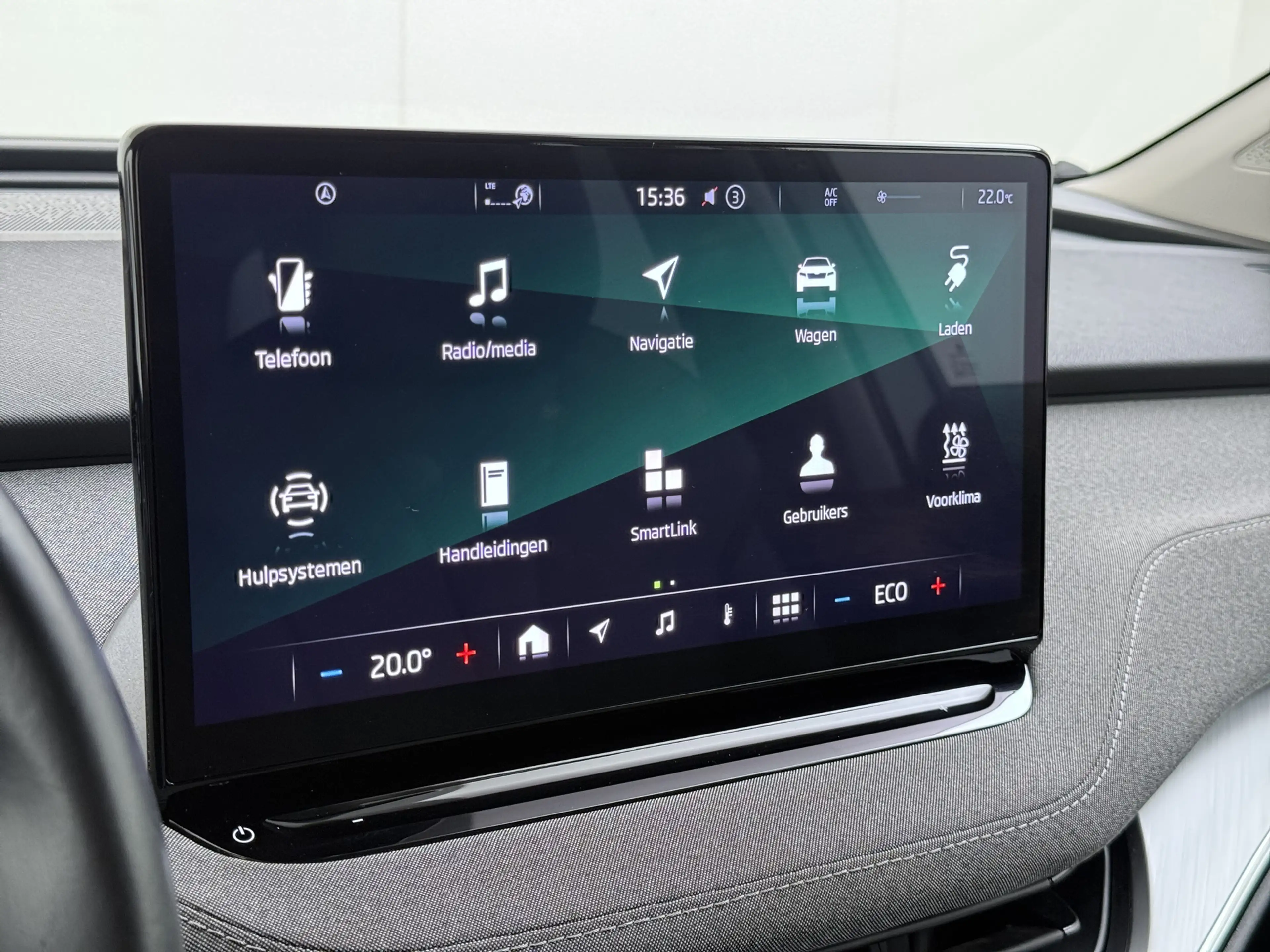 Skoda Enyaq iV 60 SOH 93% Camera Comfort-pakket Draadloze tele — photo 17