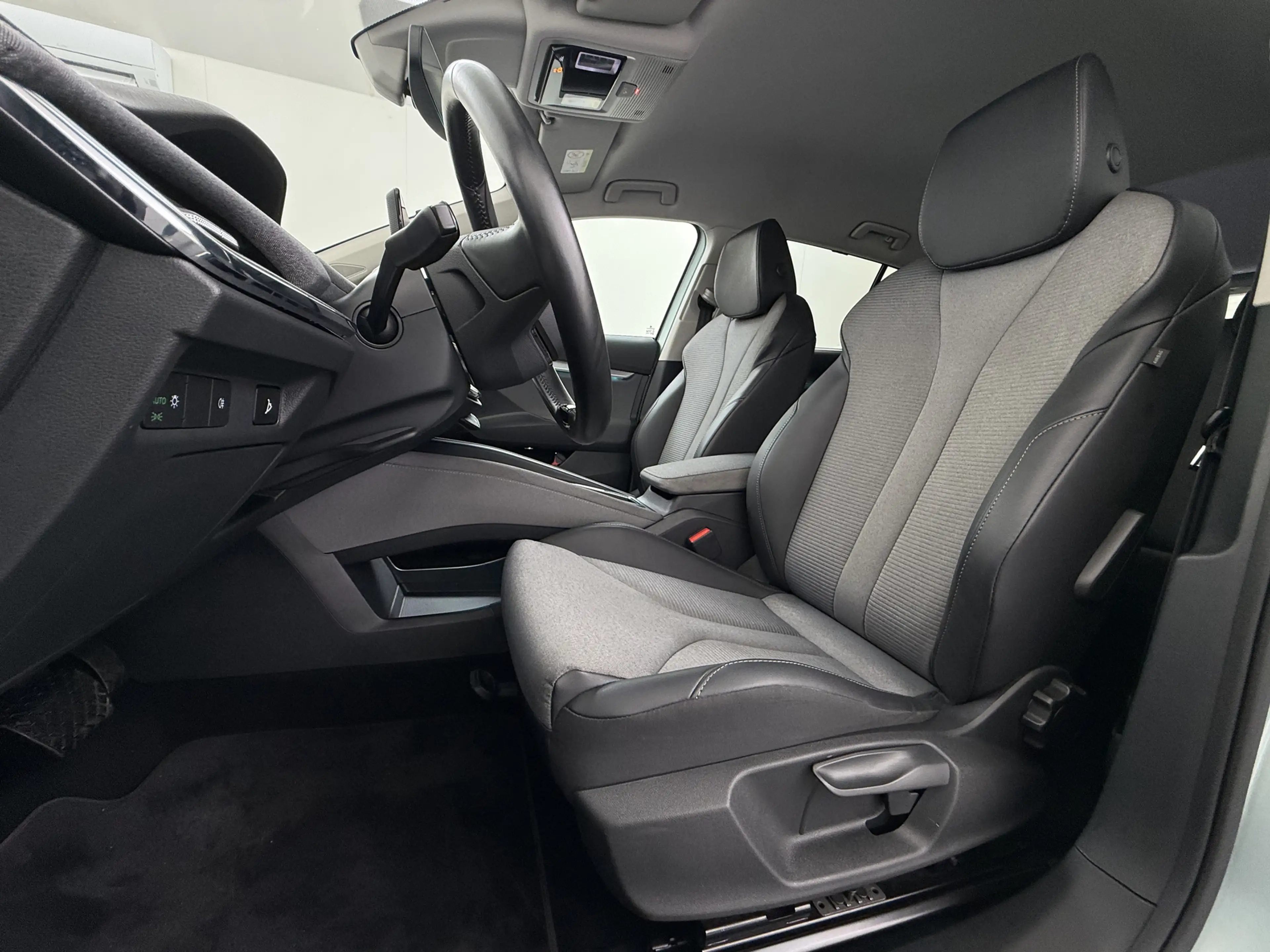 Skoda Enyaq iV 60 SOH 93% Camera Comfort-pakket Draadloze tele — photo 10