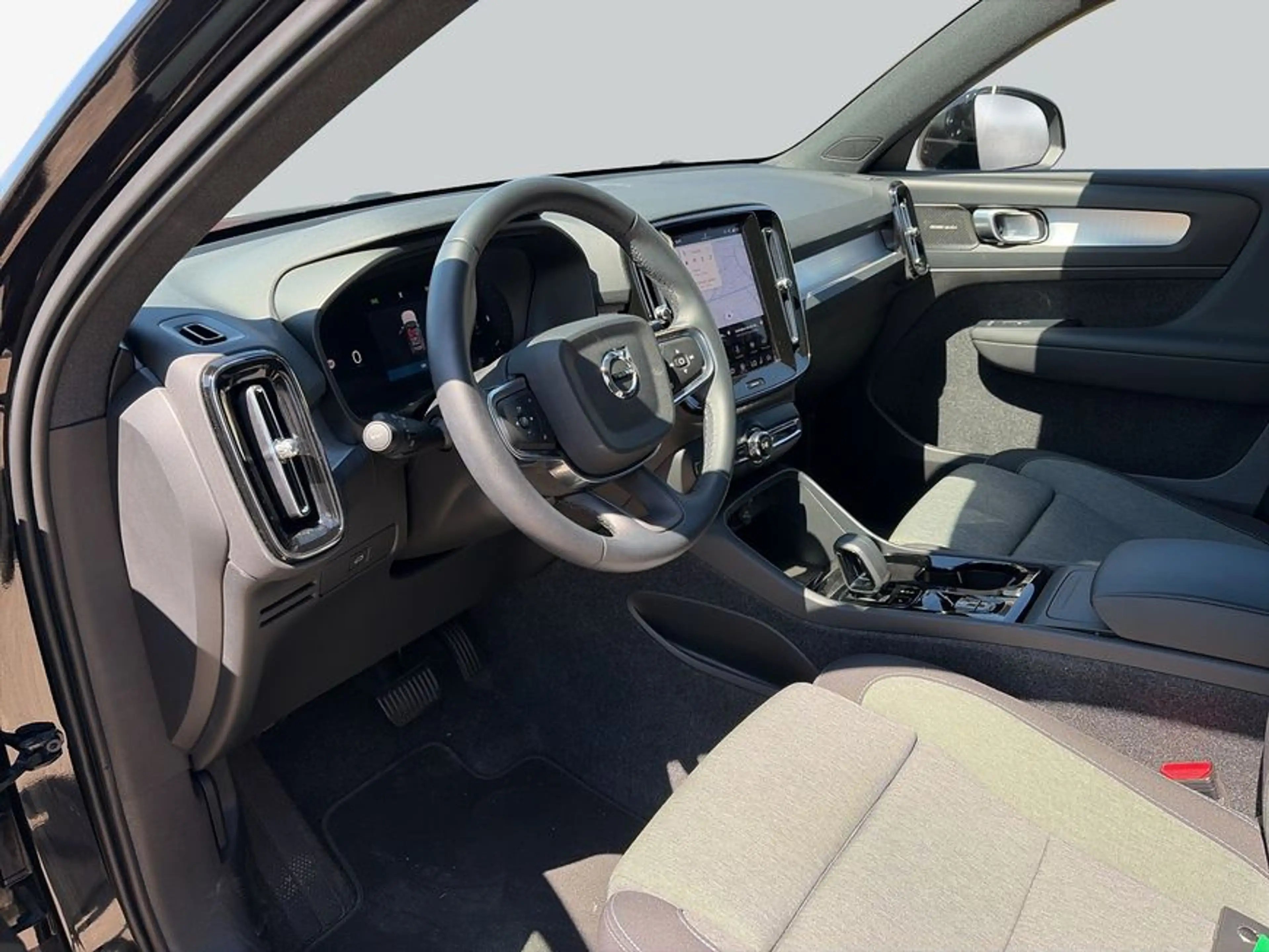 Volvo XC40 XC40 B3 B DKG Plus Black Edition — photo 9