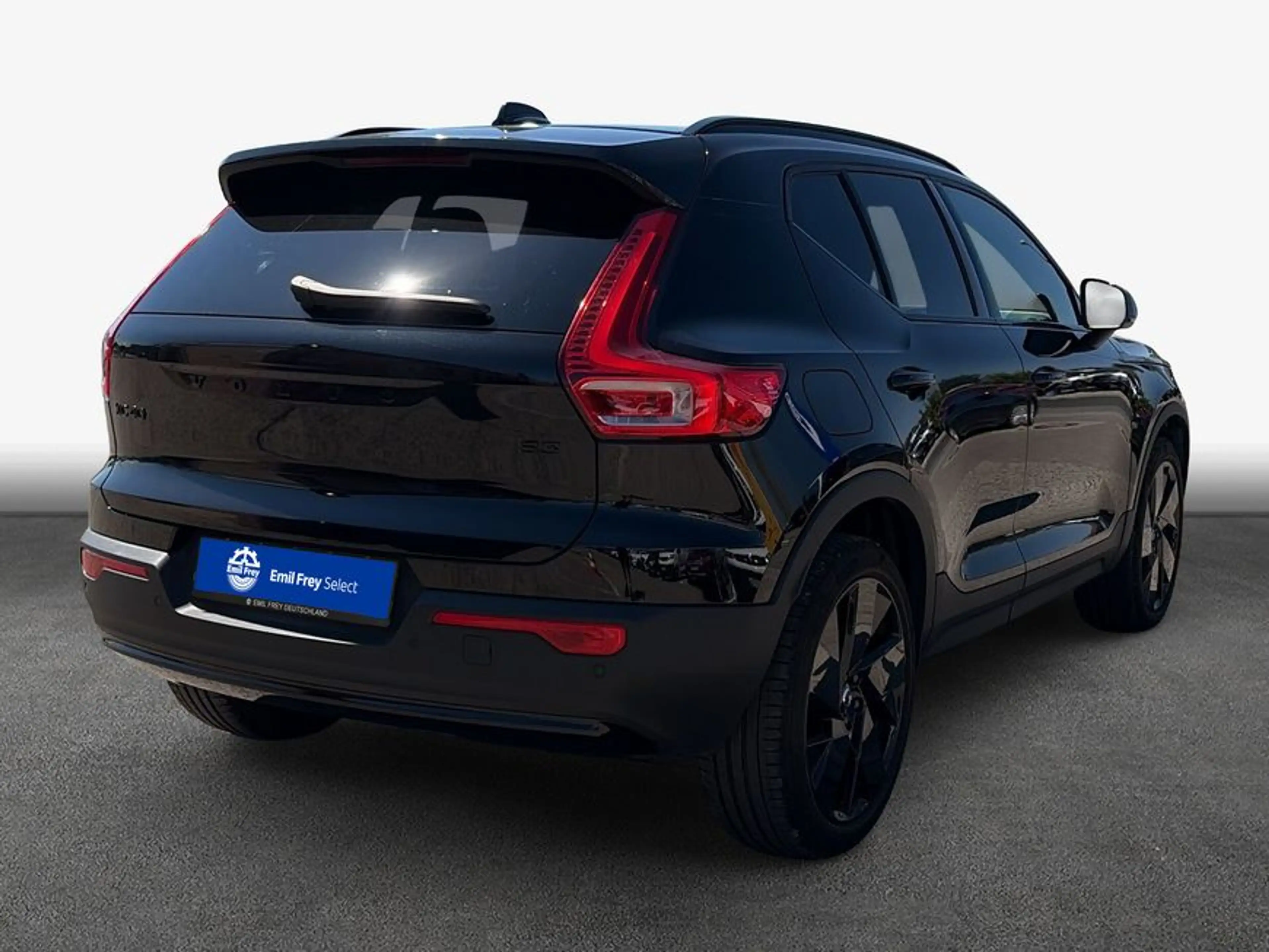 Volvo XC40 XC40 B3 B DKG Plus Black Edition — photo 2