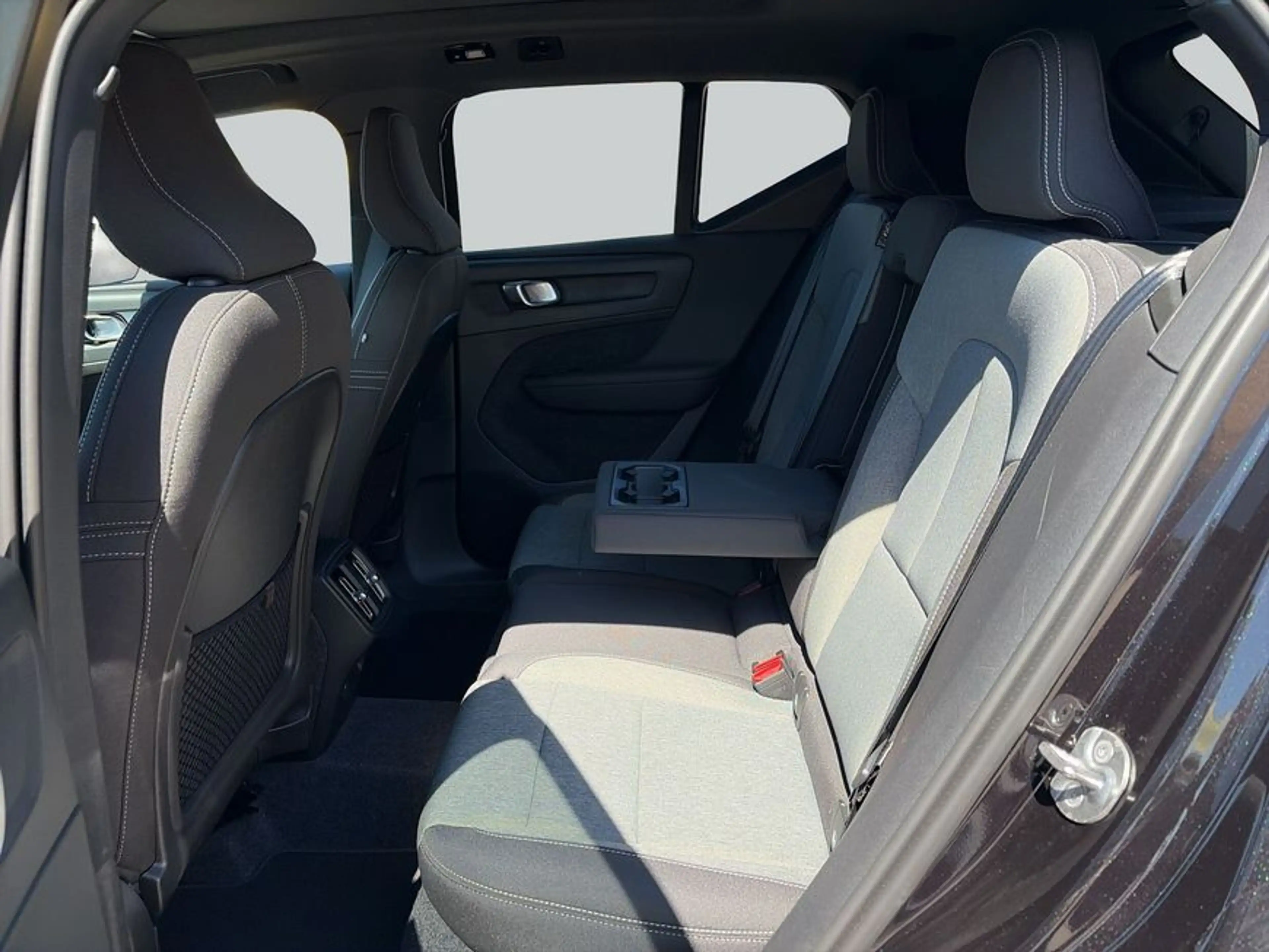 Volvo XC40 XC40 B3 B DKG Plus Black Edition — photo 11